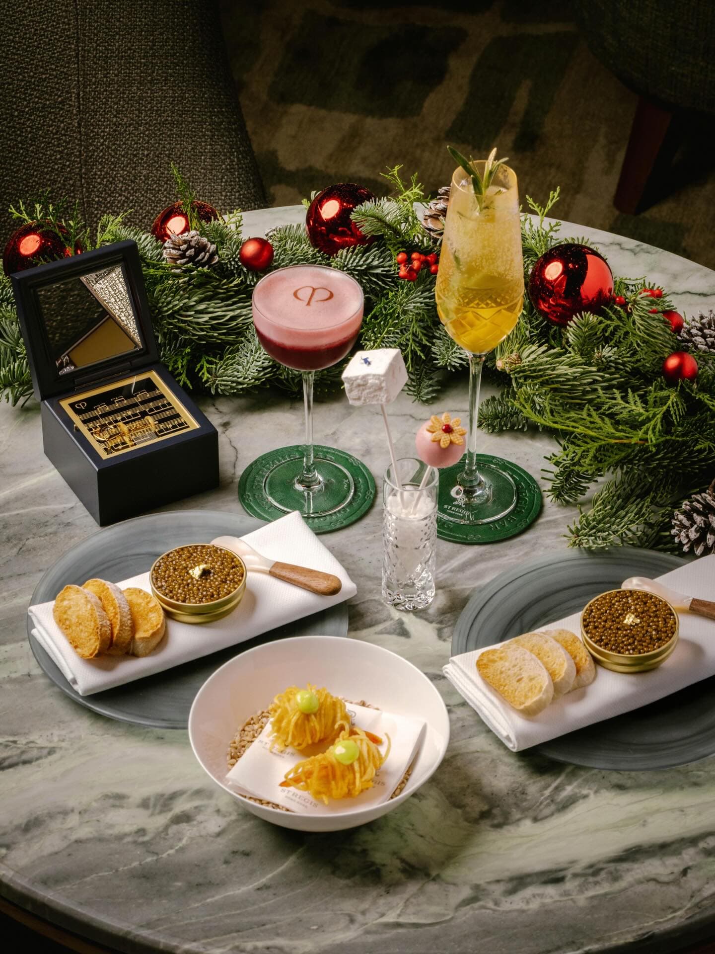 我宣布，雅加达约会天花板就是这儿，除了一个致命缺点… 4