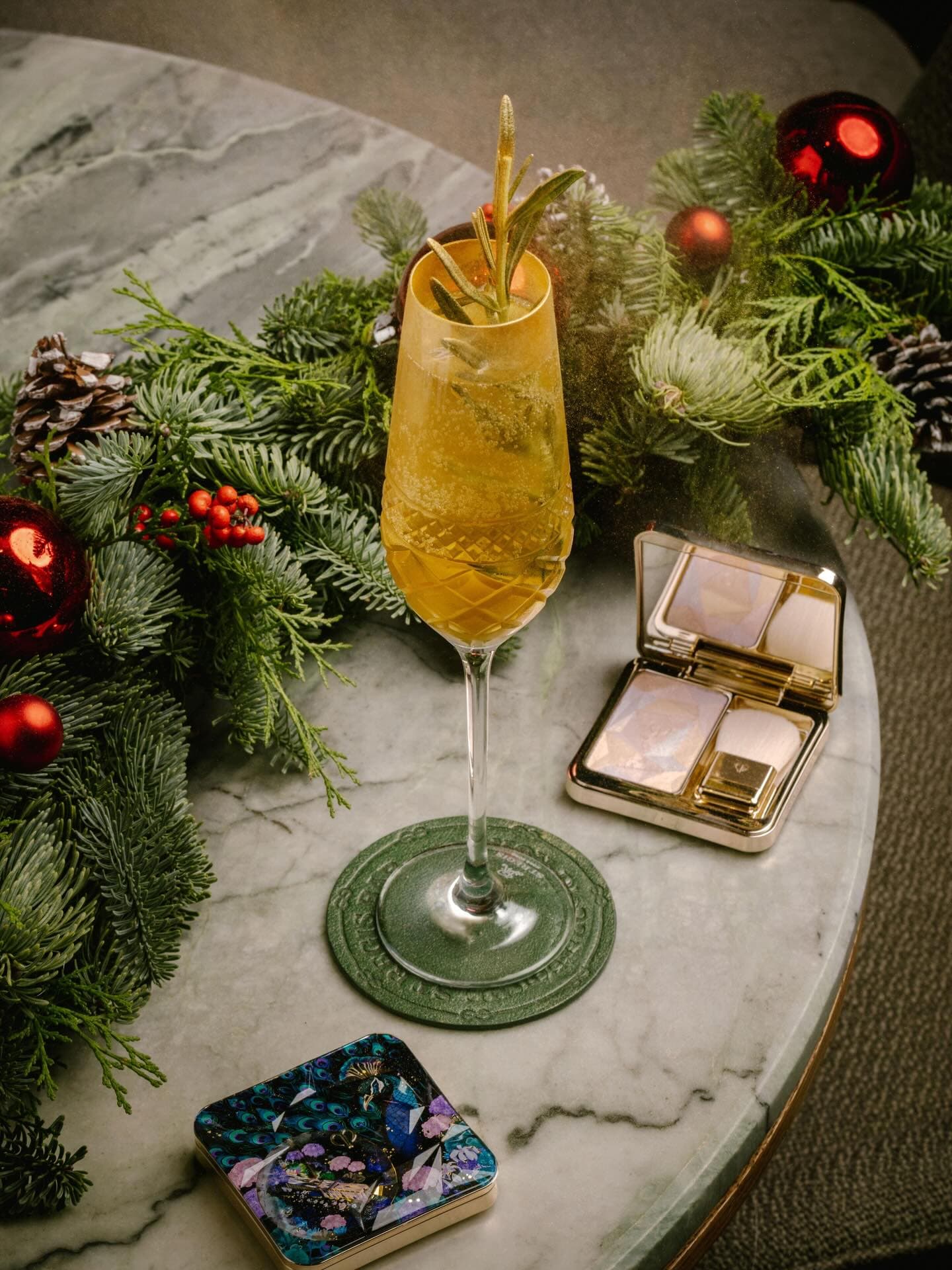 我宣布，雅加达约会天花板就是这儿，除了一个致命缺点… 3