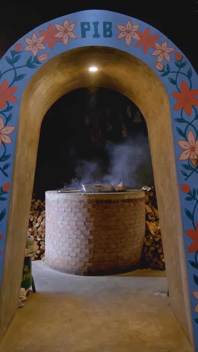 Siapa bilang Bali cuma buat Chill? Anjay, tempat ini bikin kamu party di atas meja 3