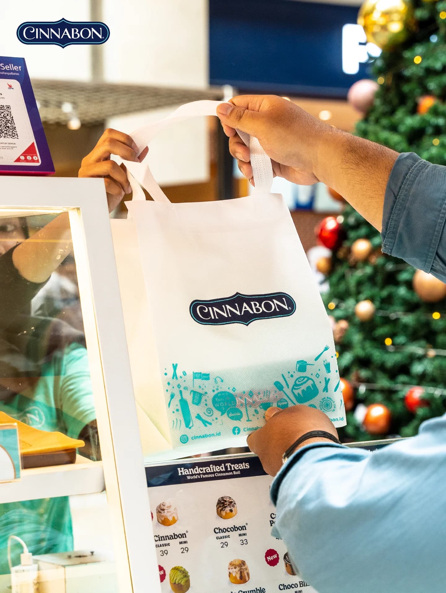 Antre setengah jam buat cinnamon roll, eh kopinya malah… Anjay