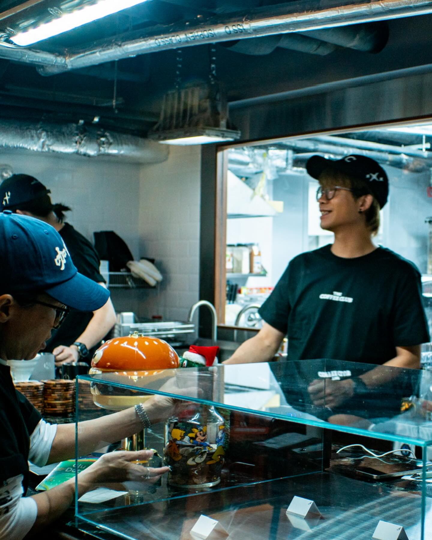 Bali Airport's 4.9-star legendary shop: Lifesaver or massive tourist trap? 2