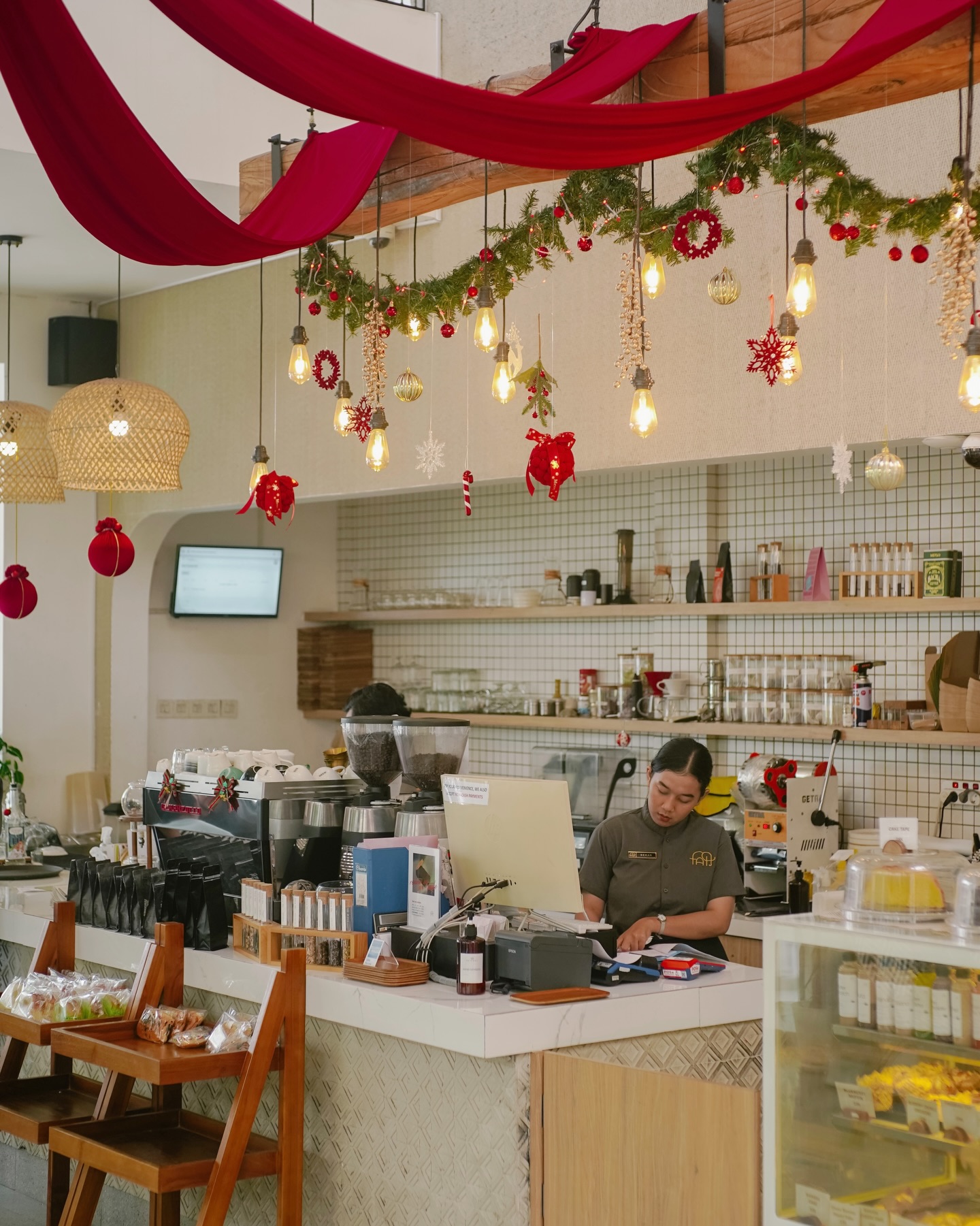 Perfect Ambiance, Terrible Service? Should I praise or diss this viral spot in Semarang… 4