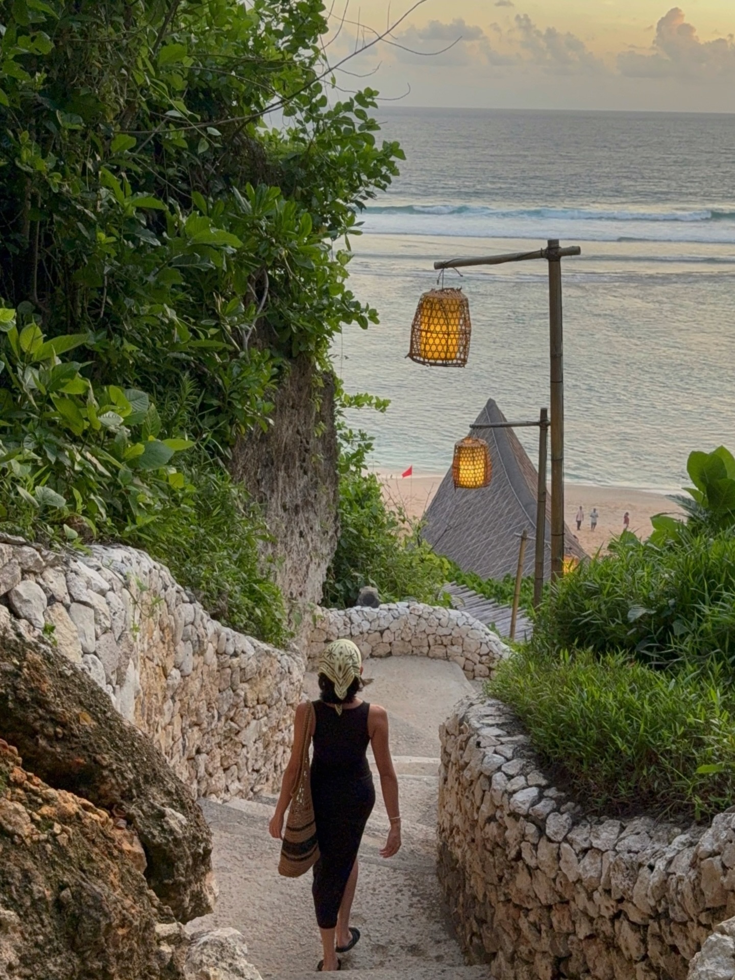 Bayar 800k buat turun tebing, Sundays Beach Club beneran Chill atau cuma akal-akalan? 6