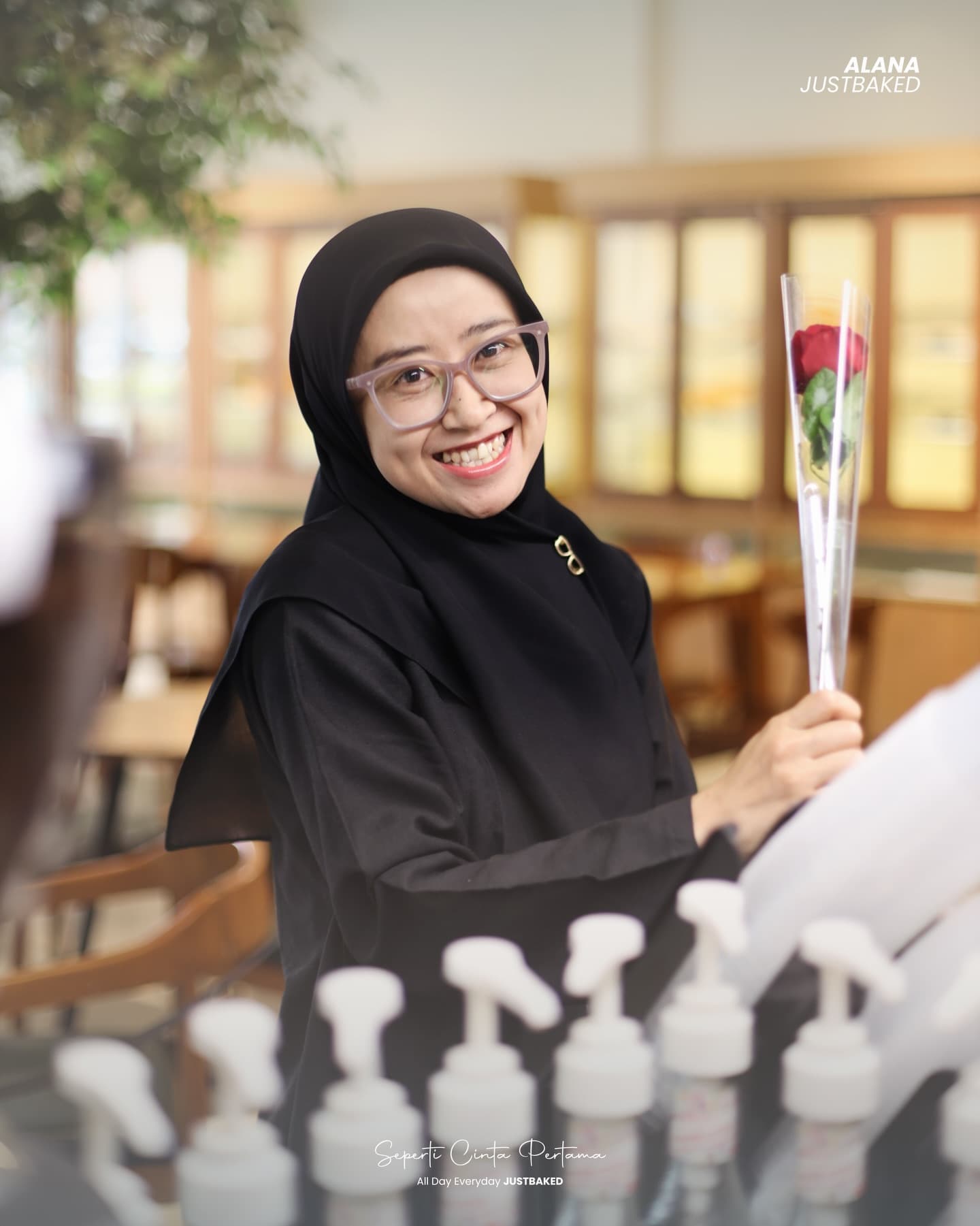 Croissant 9k vs Jebakan 87k, Tempat Nongkrong Viral Jakarta Ini Bikin Cinta & Benci 3