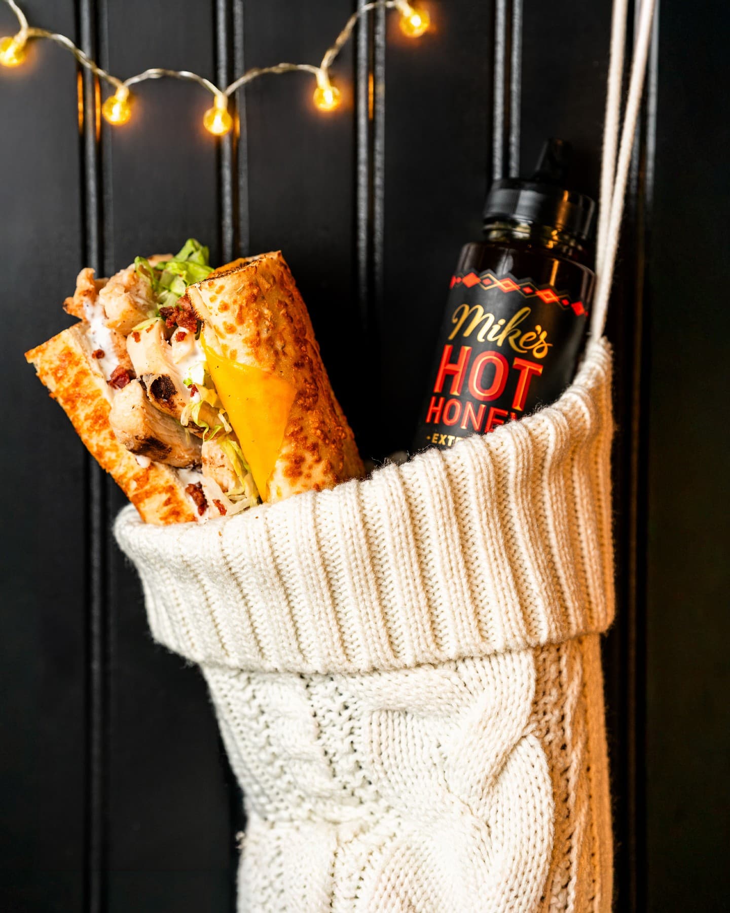 This "World's Biggest" Sandwich Shop in Jakarta: Seriously Expensive, But… 4