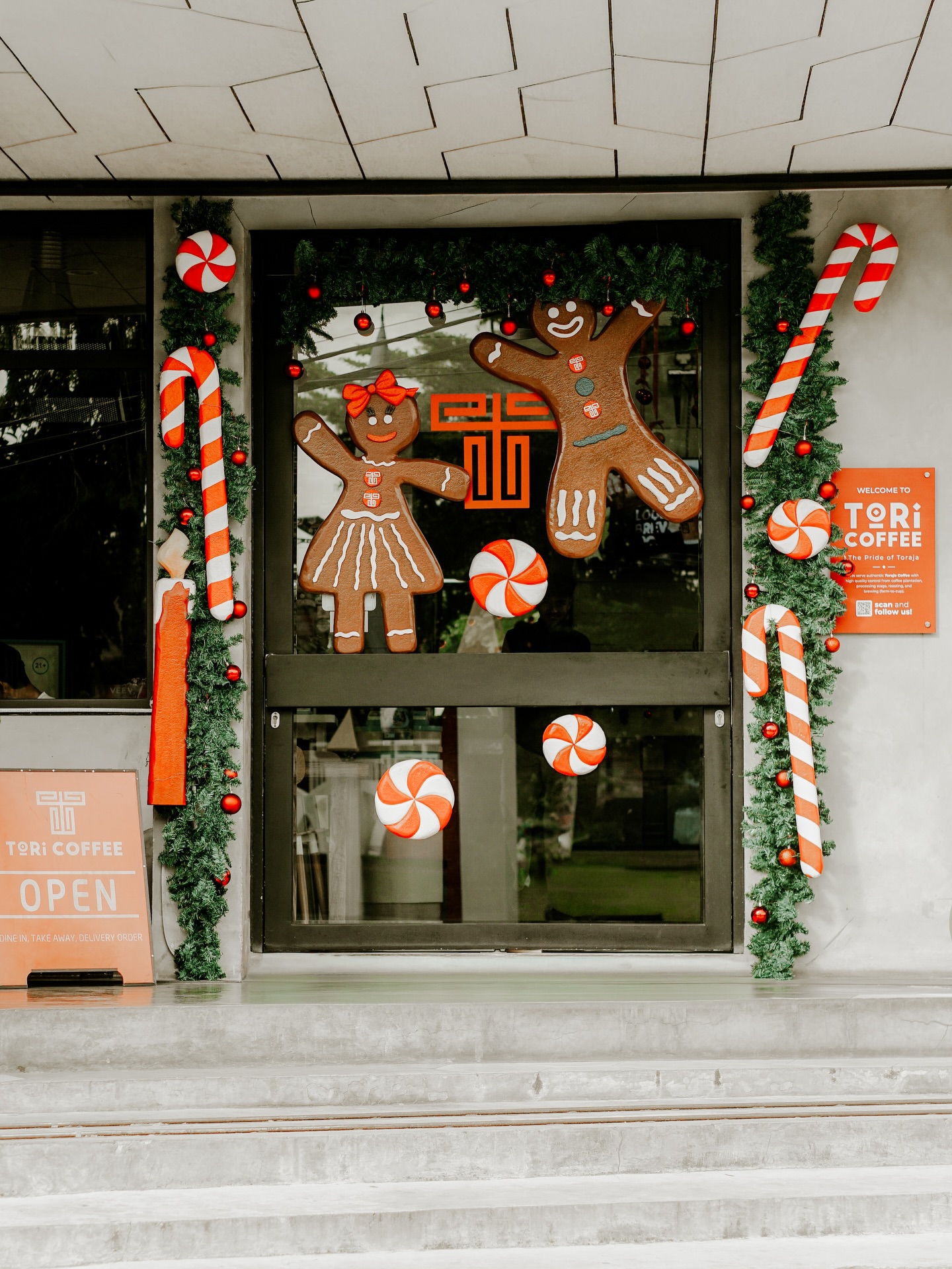 Coffee Lovers! Best pour-over of my life in Toraja, but NEVER order the Americano... 5