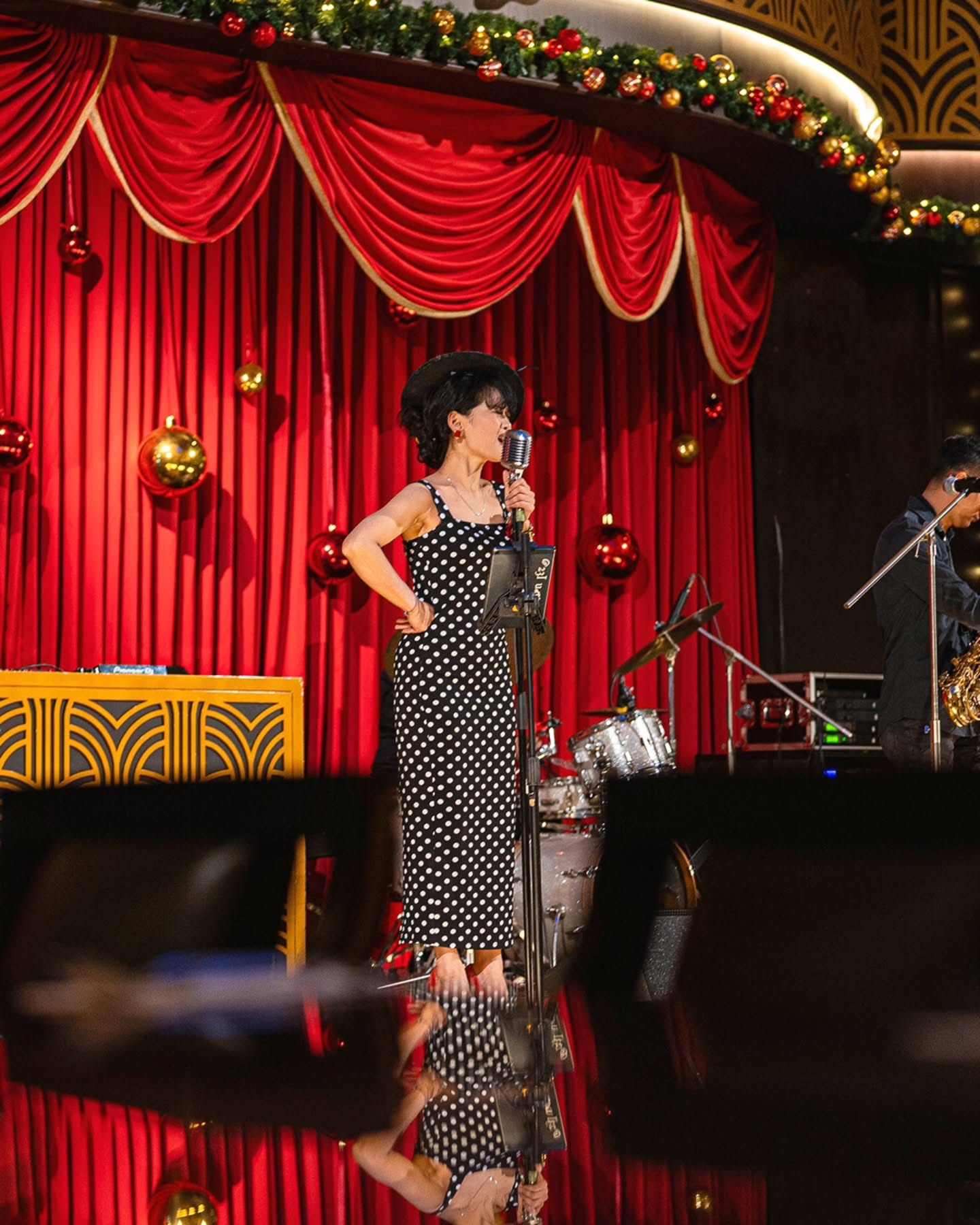 What's it like watching a live show in a 100-year-old opera house for under 100k? 4