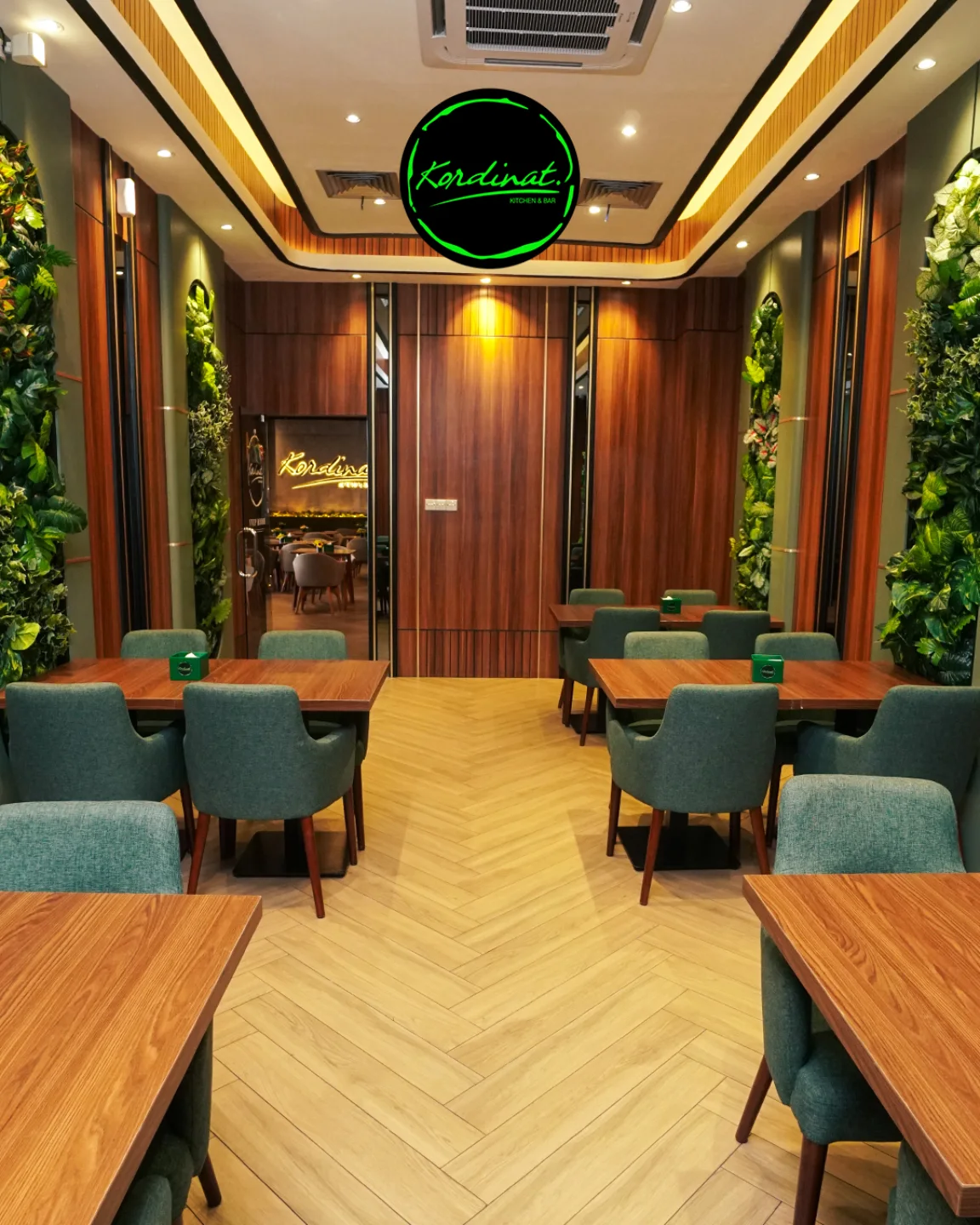 This Samarinda Mall Cafe: 10/10 vibes, but is the food a mystery box? 2