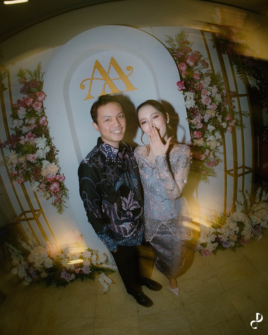 谁说万隆咖啡馆都一个样？这家能办婚礼，楼上还能玩桌游！ 5