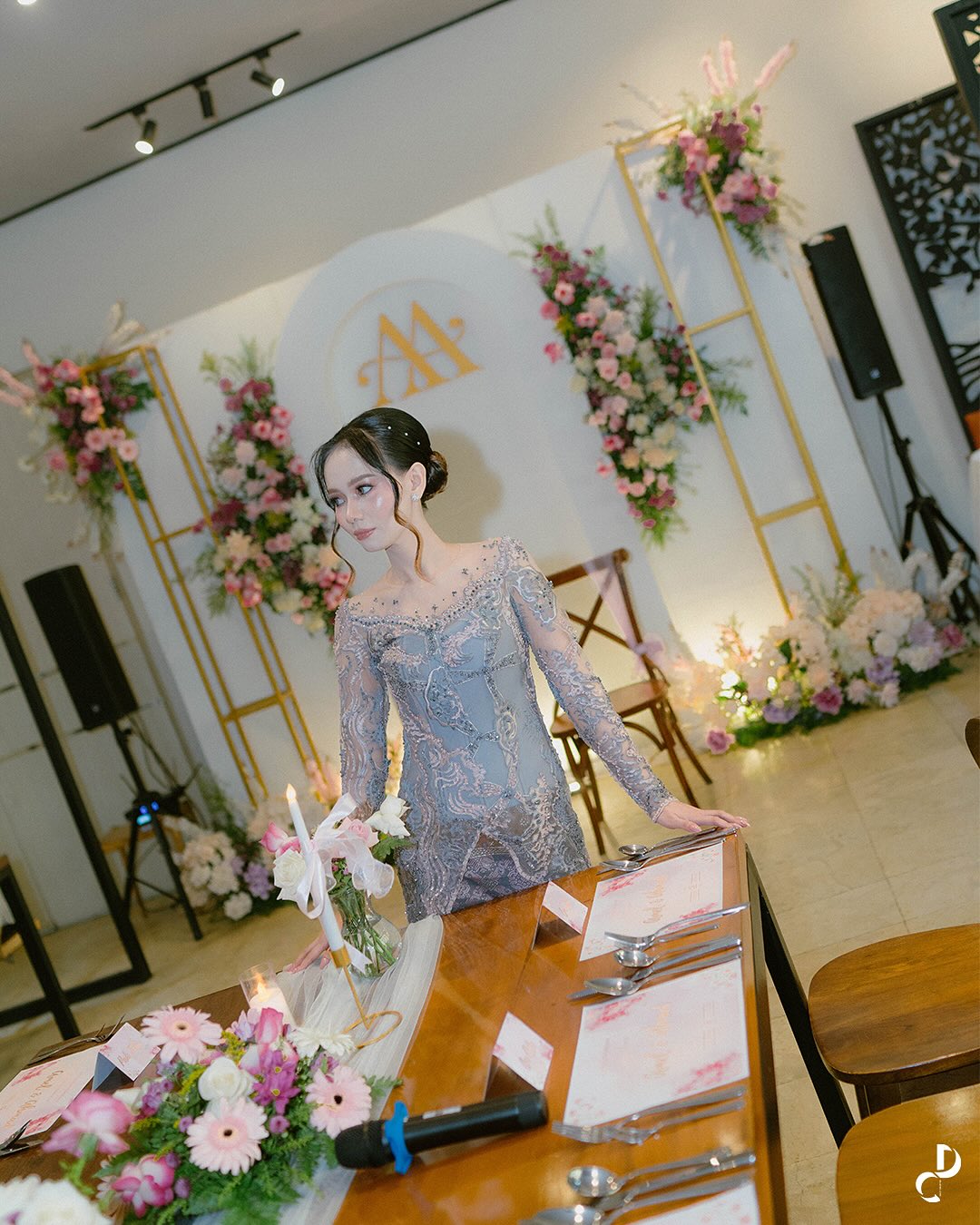 谁说万隆咖啡馆都一个样？这家能办婚礼，楼上还能玩桌游！ 3