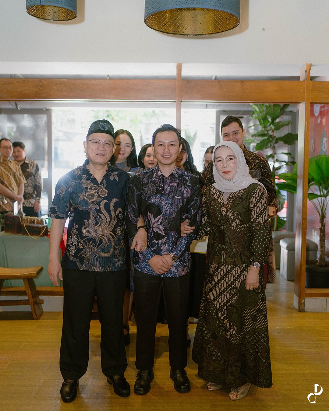 谁说万隆咖啡馆都一个样？这家能办婚礼，楼上还能玩桌游！ 6