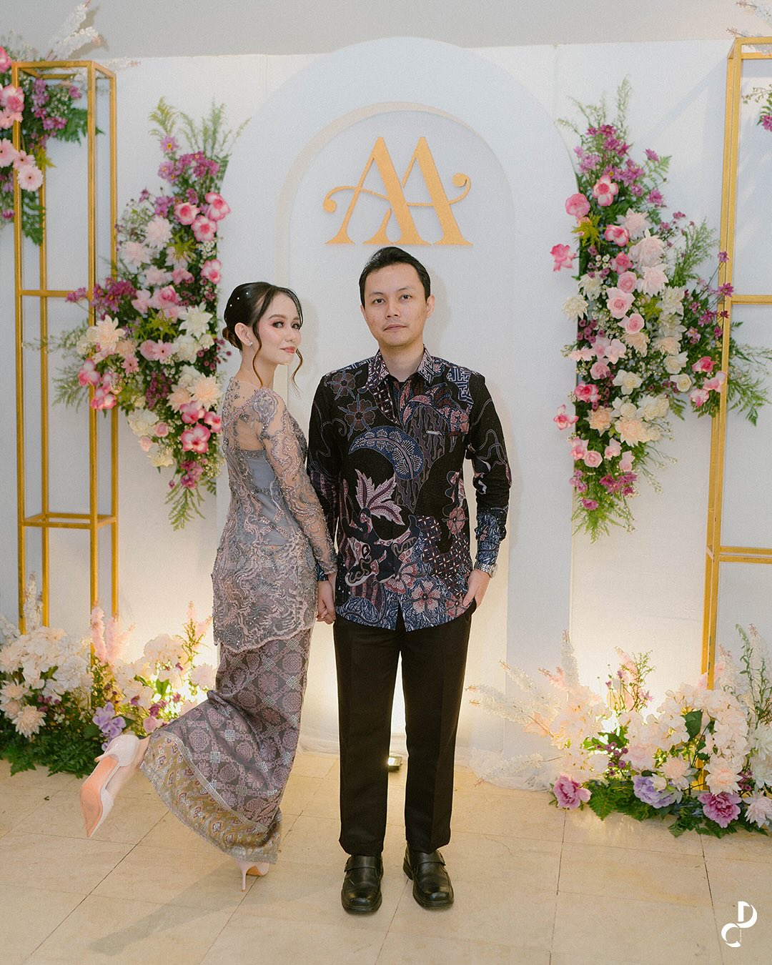 谁说万隆咖啡馆都一个样？这家能办婚礼，楼上还能玩桌游！ 4