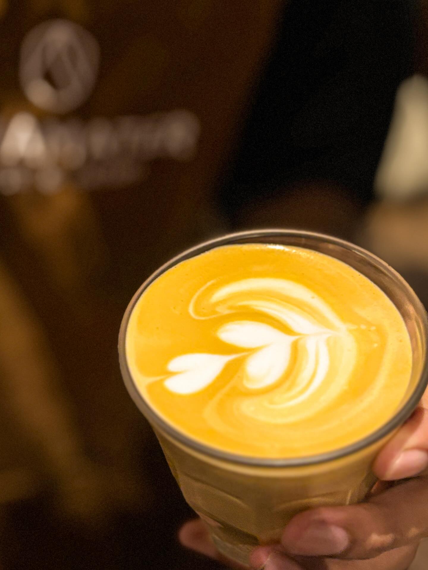 本想带电脑来这儿卷一下，结果差点被音乐吵到报警！ 2