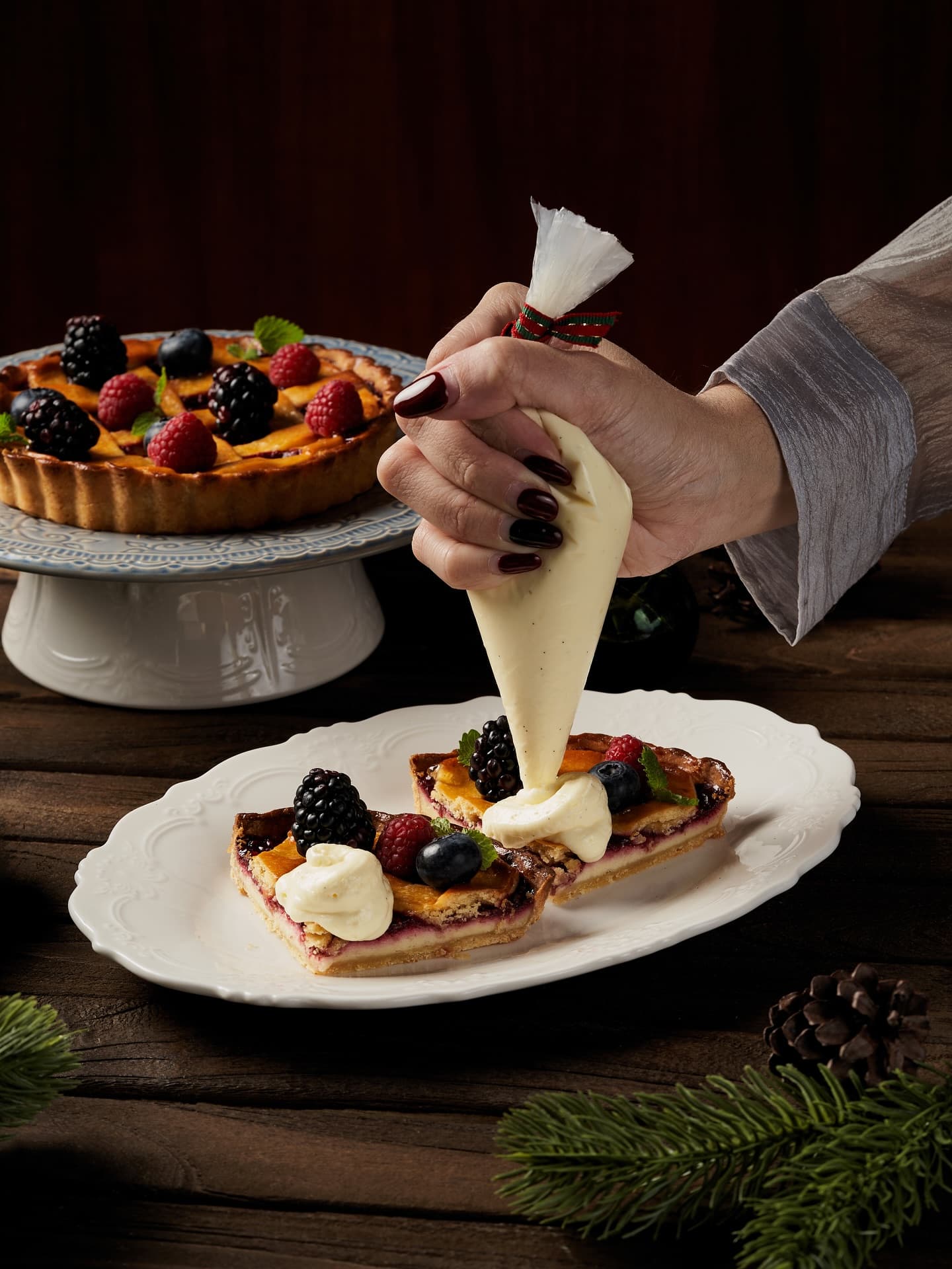 Hampir puter balik gara-gara bau rokok, tapi liat view Bundaran HI & pasta ini... Anjay, mantap parah 6