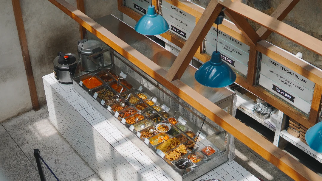 Makan Warteg 17k, tapi rumah kaca viral di Bogor ini cuma Mantap buat foto-foto doang. 2