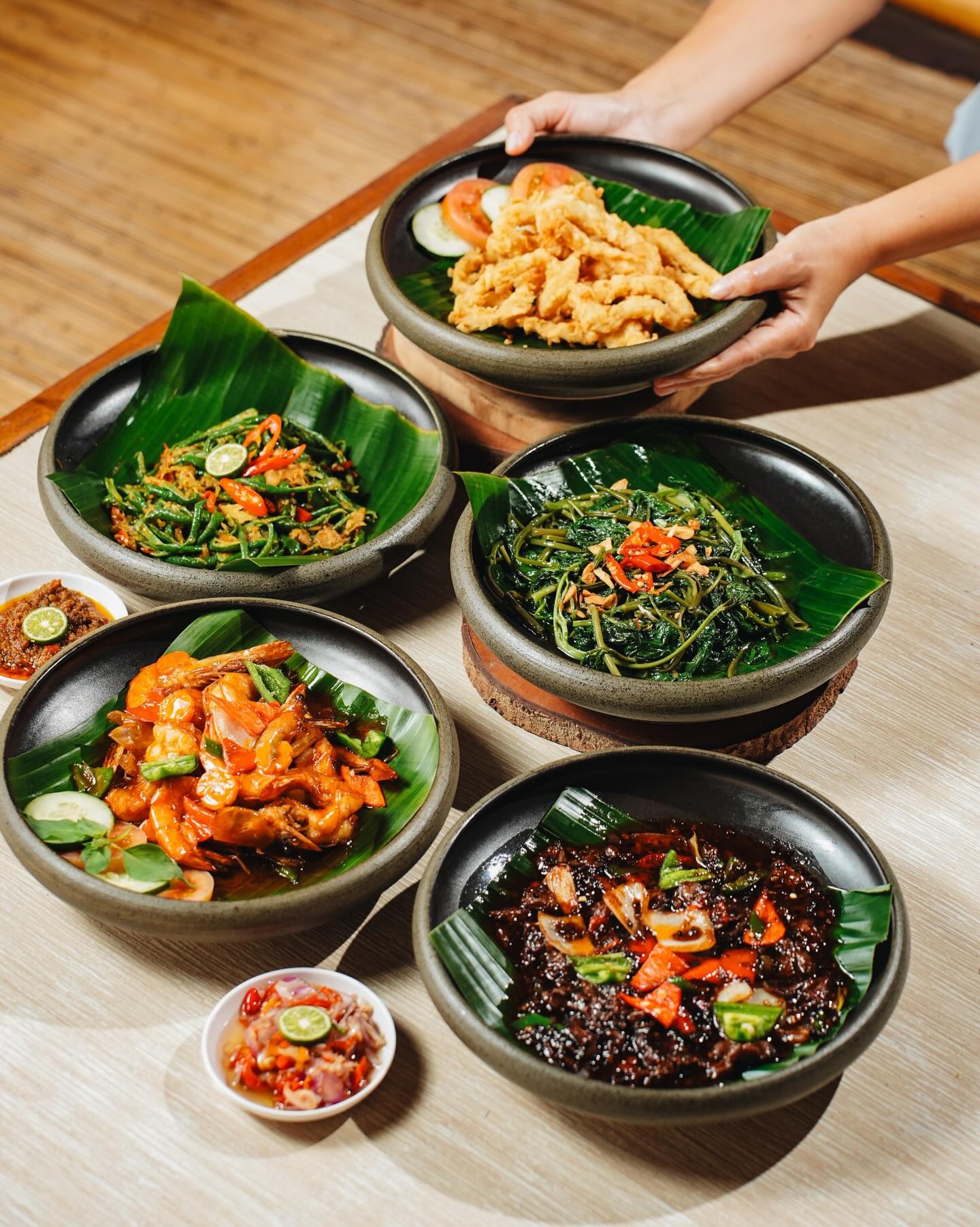 Parents with Kids in Bali, Lock Down This Overwater Restaurant! 2