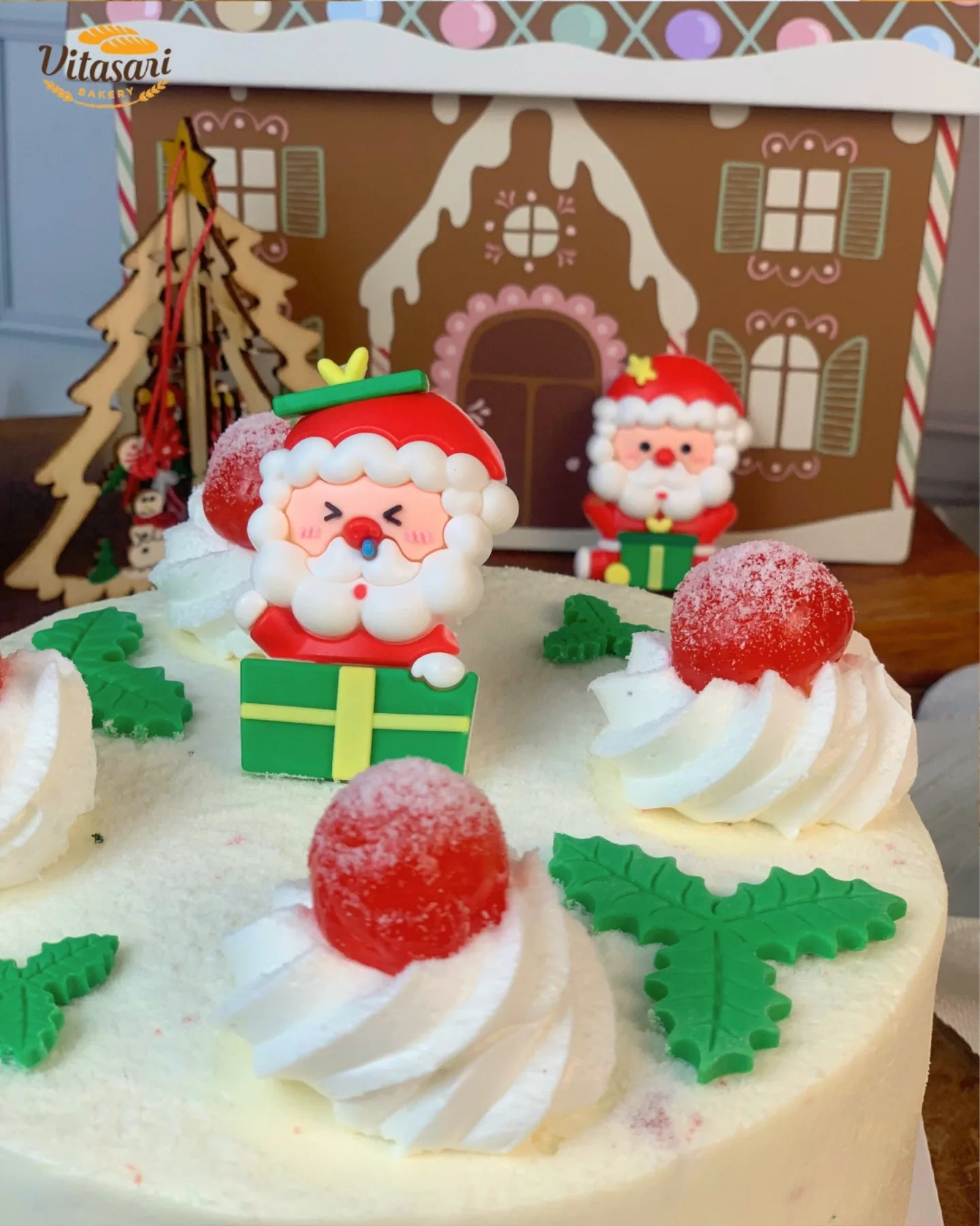 Carb-heads, attention! Bandung's legendary bakery is driving locals wild! 6