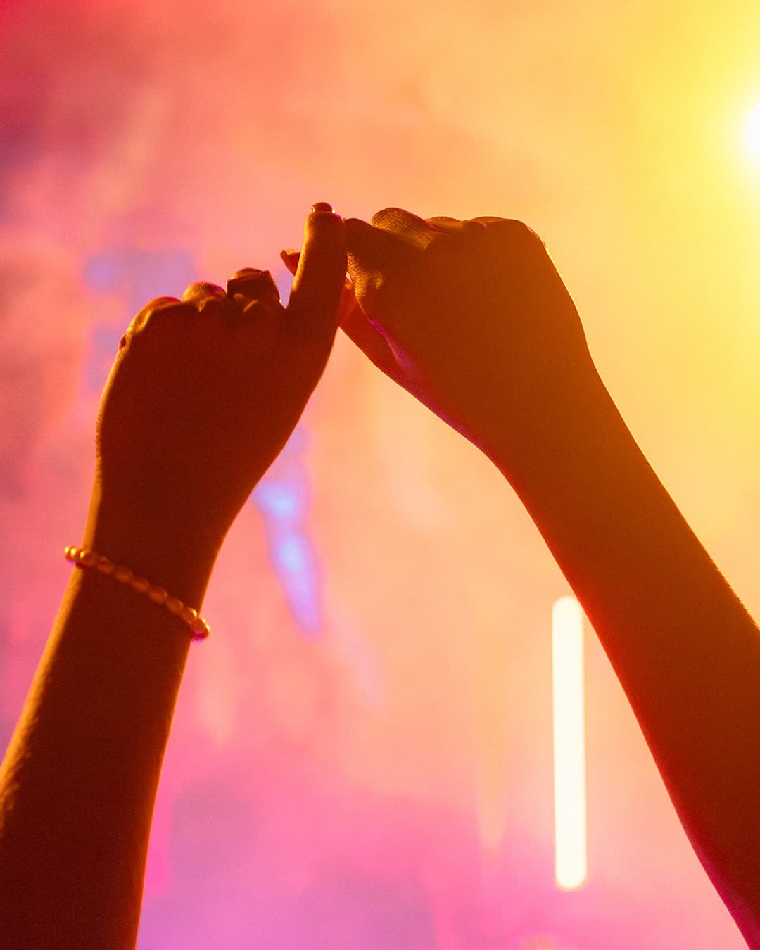 别再无脑冲！乌鲁瓦图这家网红Beach Club，美貌与巨坑并存… 4