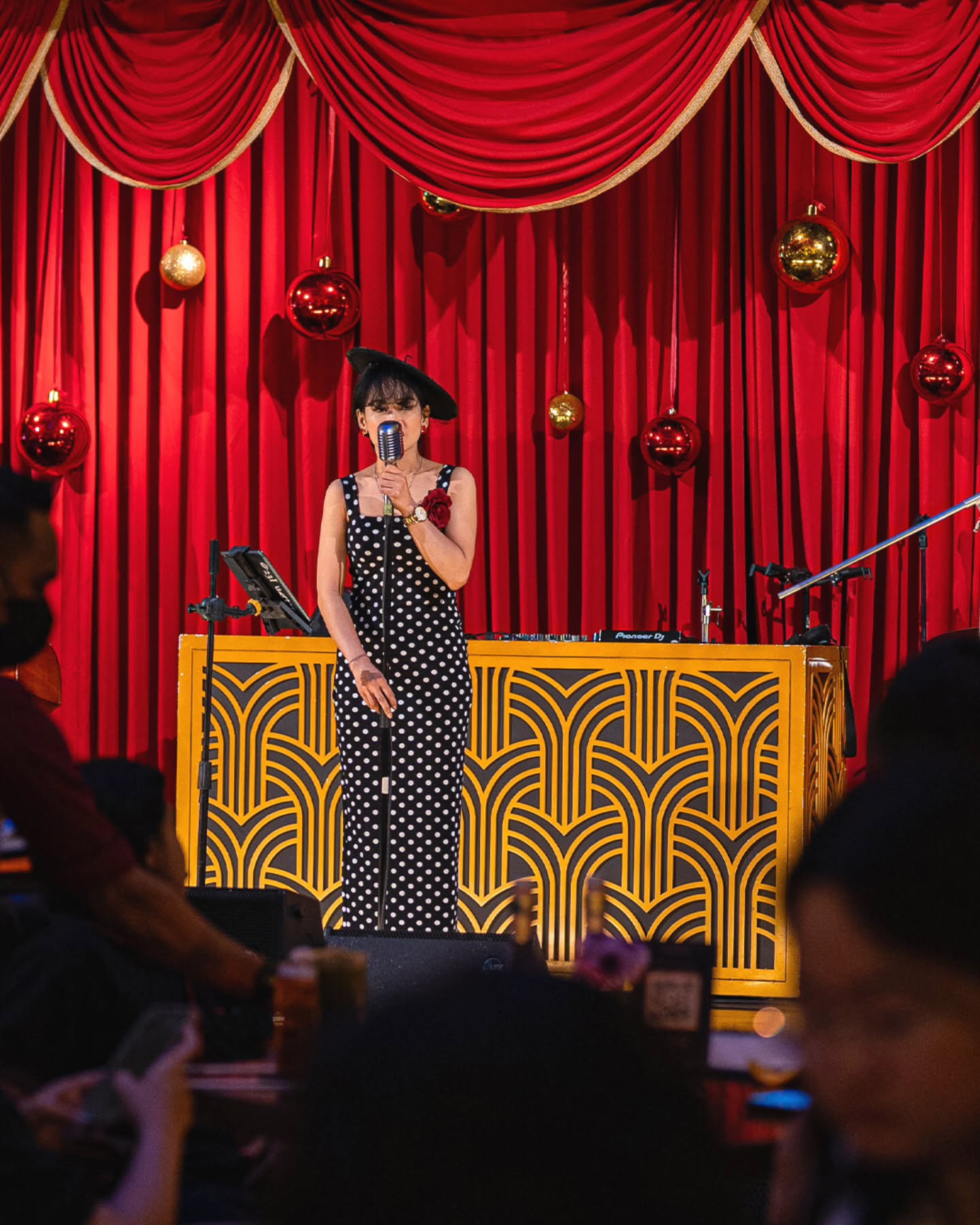 What's it like watching a live show in a 100-year-old opera house for under 100k? 3