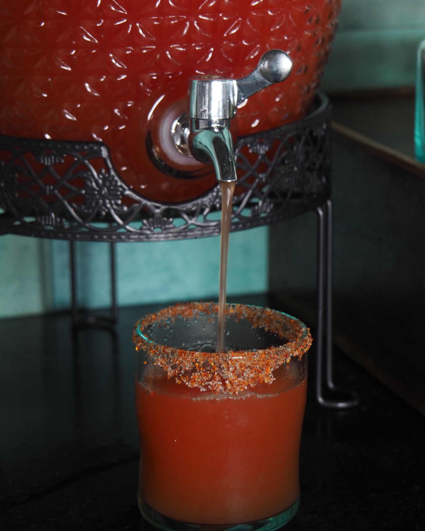 Besides being expensive and quiet, what else is left at this Canggu Beach Club? 3