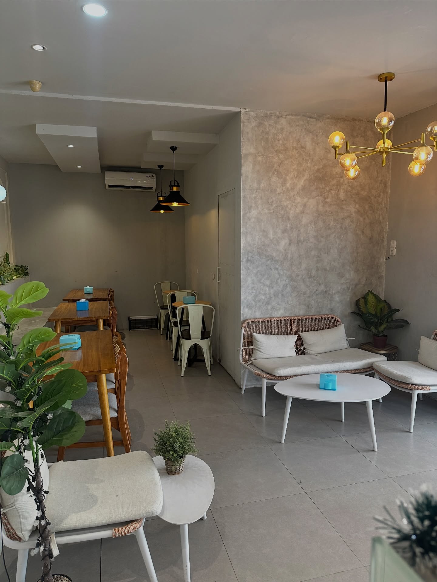 Anjay, Gelato 10 ribuan ada rasa minyak angin sama mie instan? Makassar liar banget 4