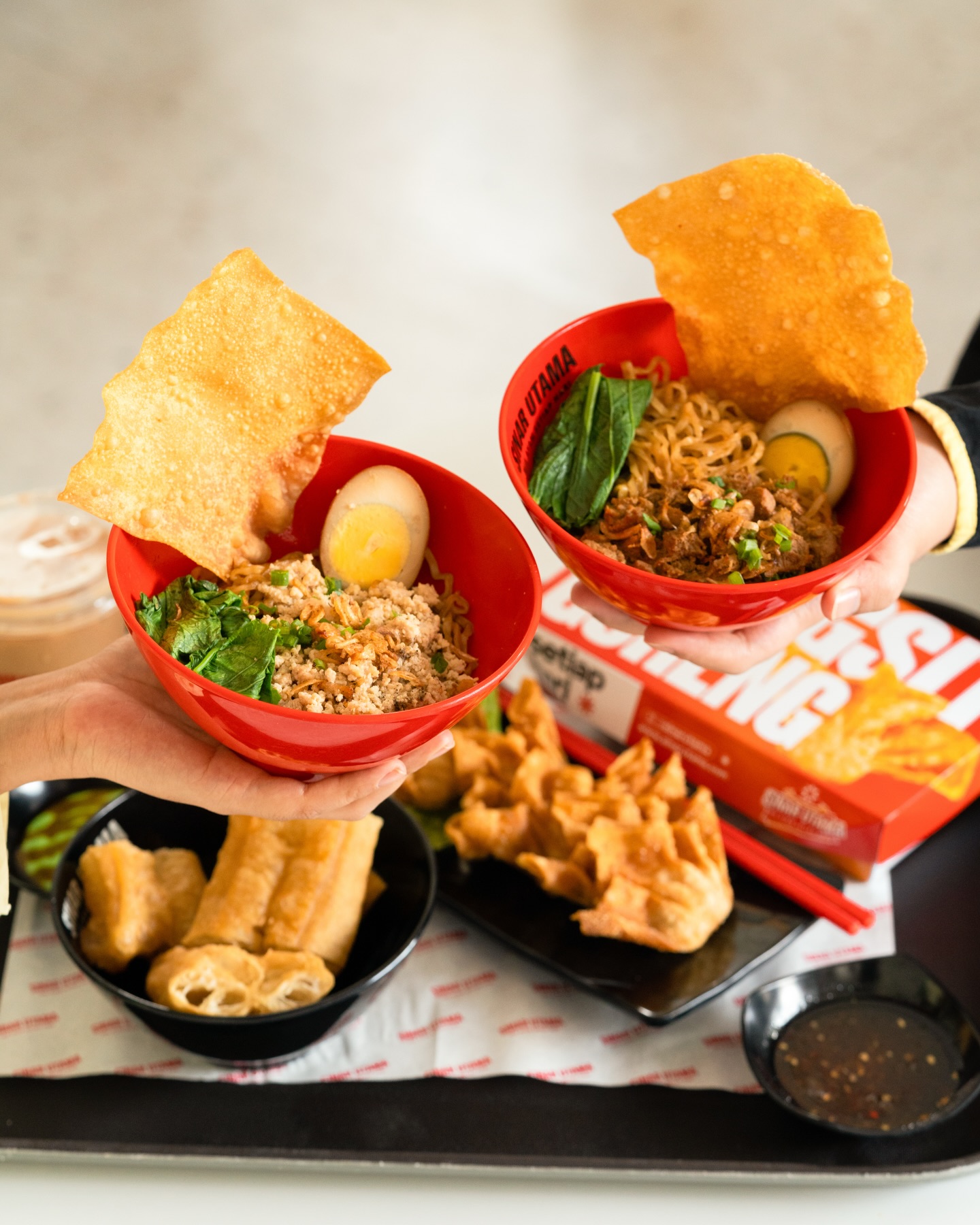 加油站里的网红面馆？凭什么让棉兰年轻人挤爆Rooftop！