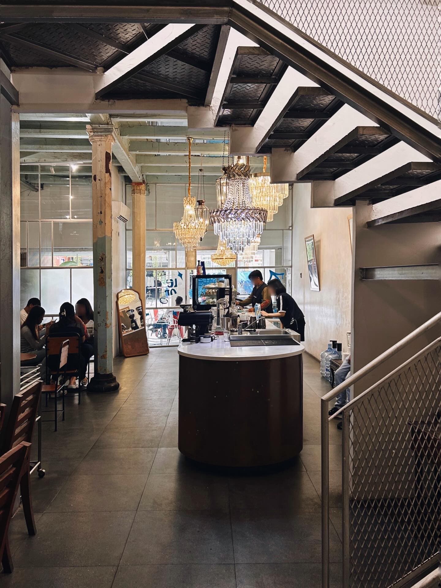 Buat anak WFC Jakarta: Kopi Blue Doors emang Mantap, tapi weekend ramenya Anjay