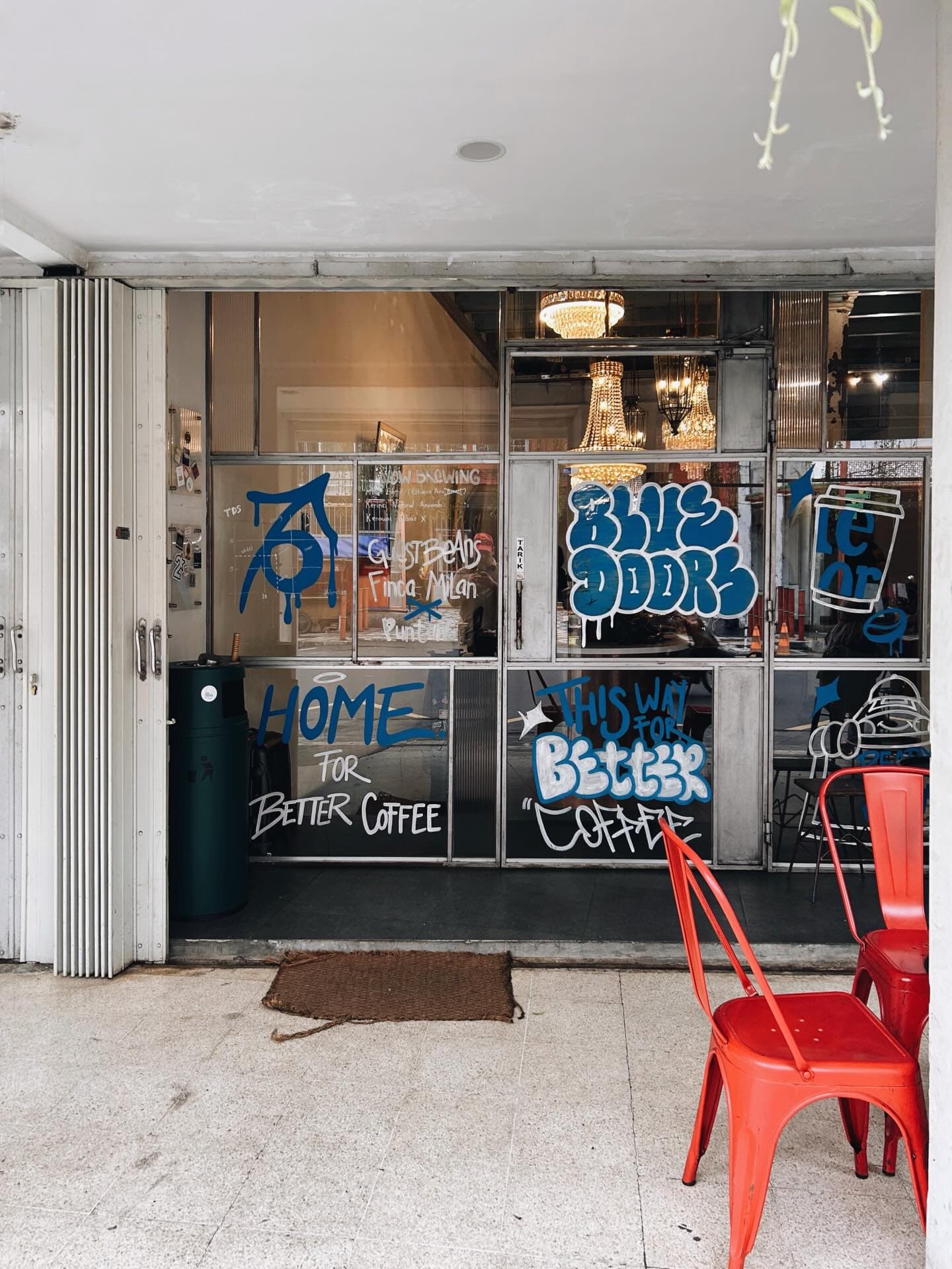 Buat anak WFC Jakarta: Kopi Blue Doors emang Mantap, tapi weekend ramenya Anjay 2