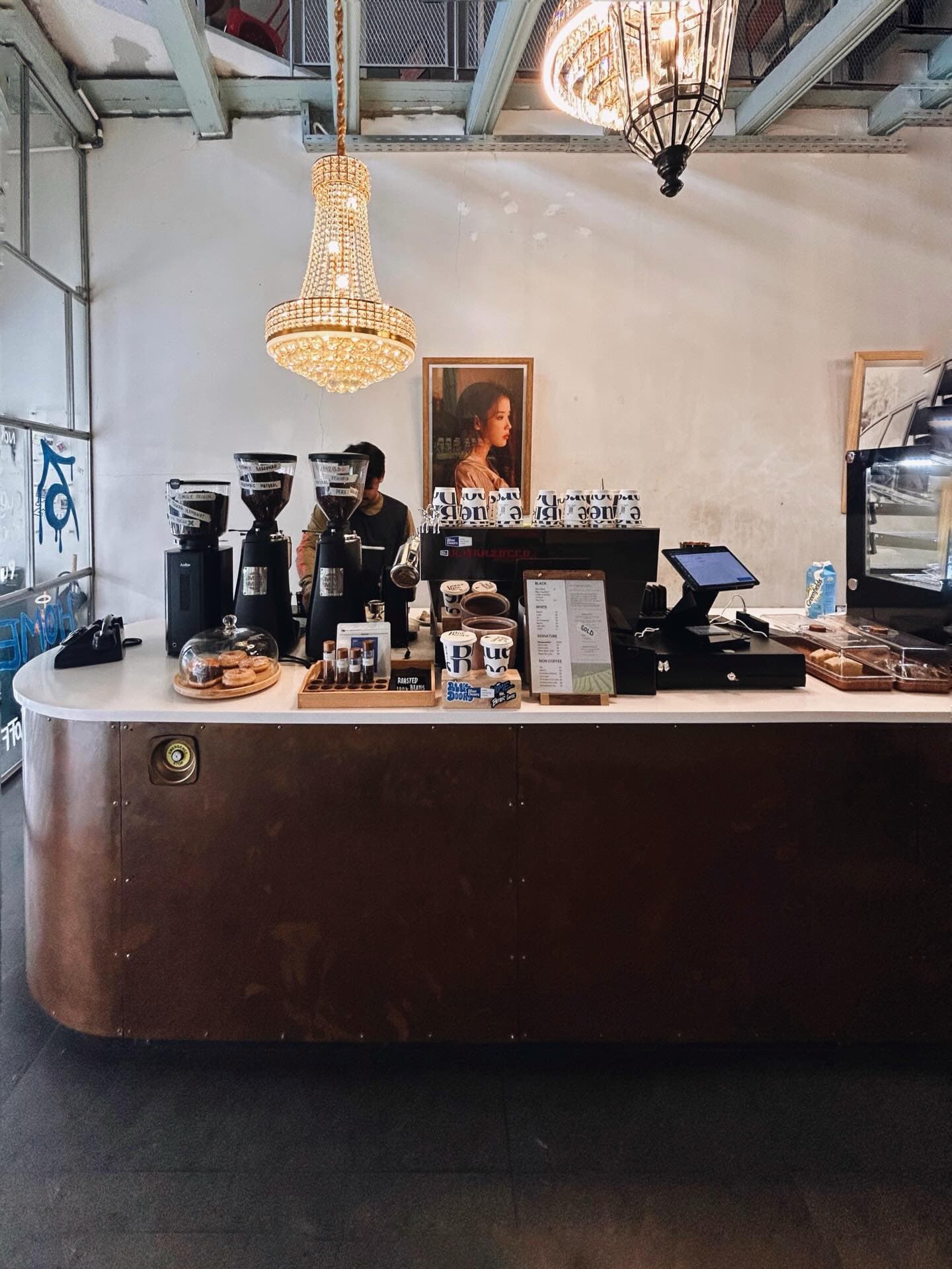 Buat anak WFC Jakarta: Kopi Blue Doors emang Mantap, tapi weekend ramenya Anjay 3