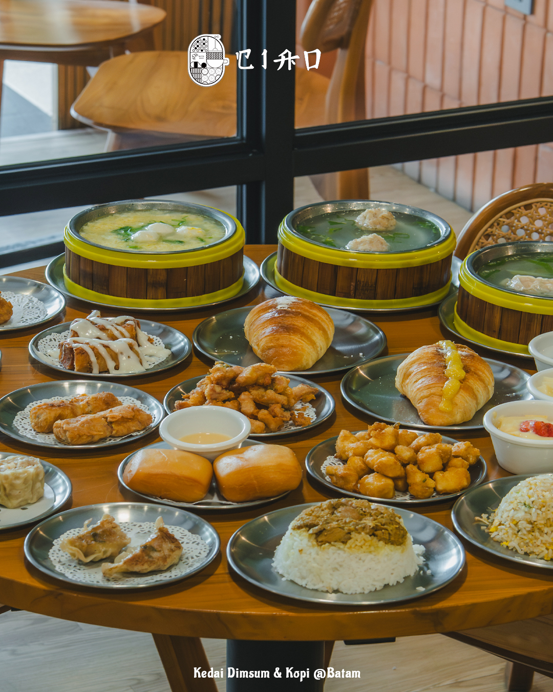 88k for 20 All-You-Can-Eat Dishes! Batam's retro tea house: A steal or a scam?