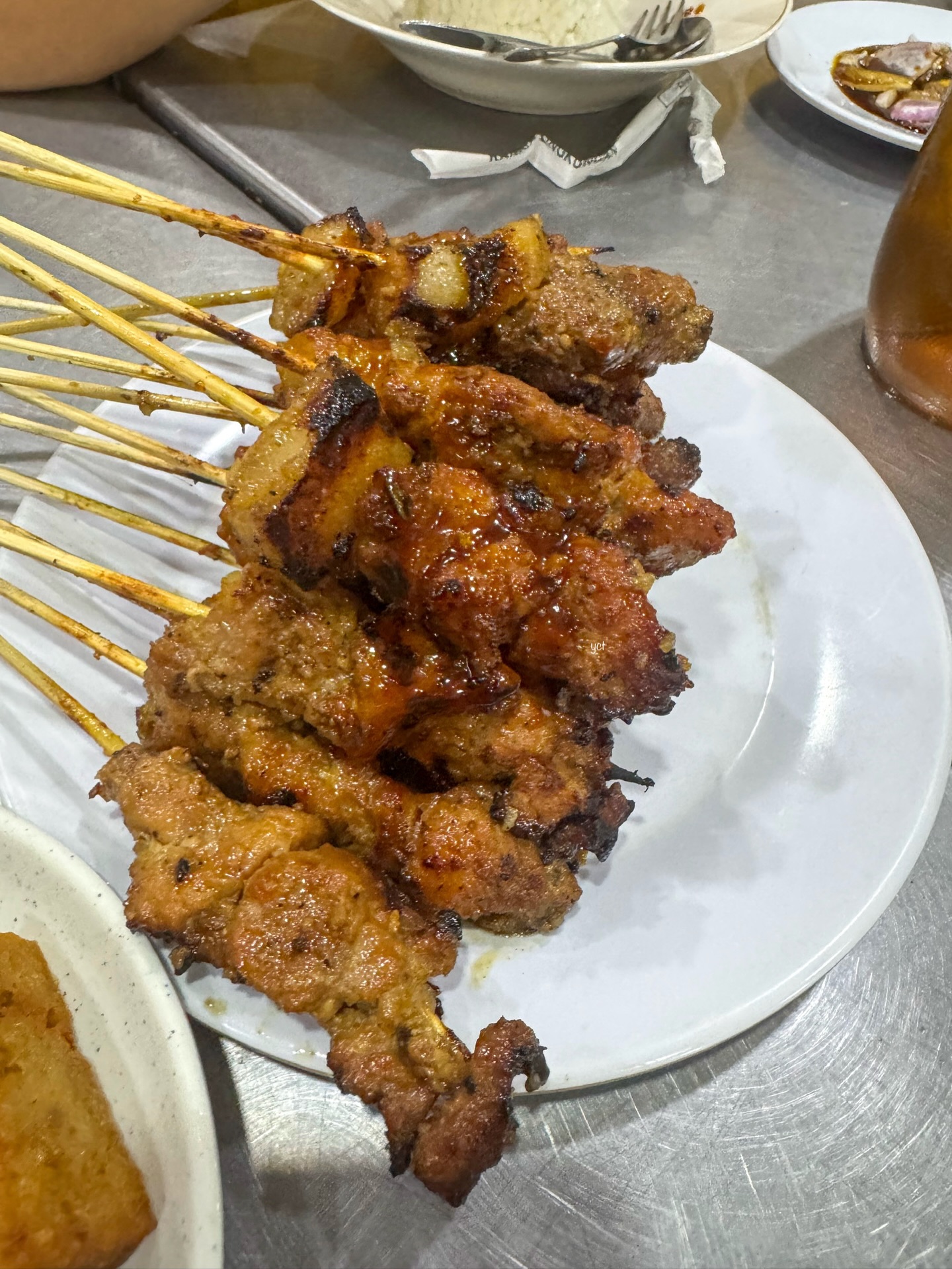 Under 50k per person! This legendary pork spot in Semarang is flawless, just a bit crowded. 2