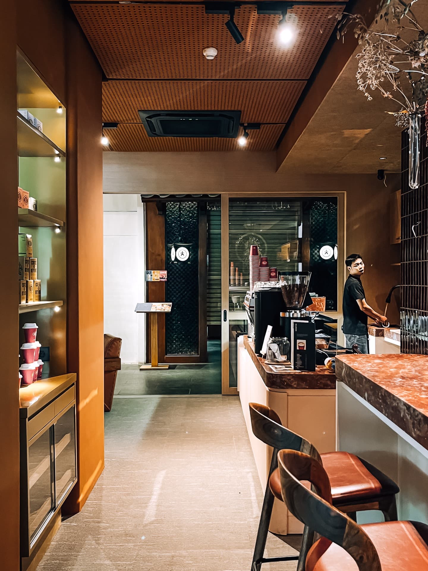 在雅加达最美咖啡馆办公，结果被网速和牛角包整破防了 4