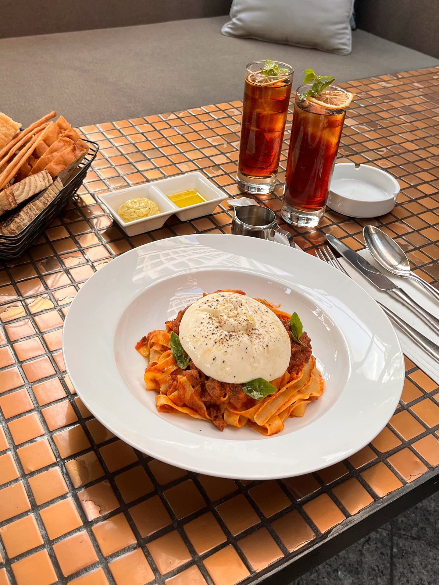 Rating Google 4.6, tapi menurut gue ini bukan makanan Italia. Anjay, ntar gue digebukin gak ya? 😂 5