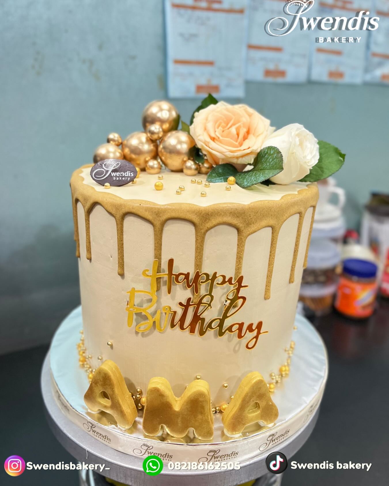 A legendary bakery only Lampung `Lokal`s know—just one molten cheese and I was completely hooked. 7