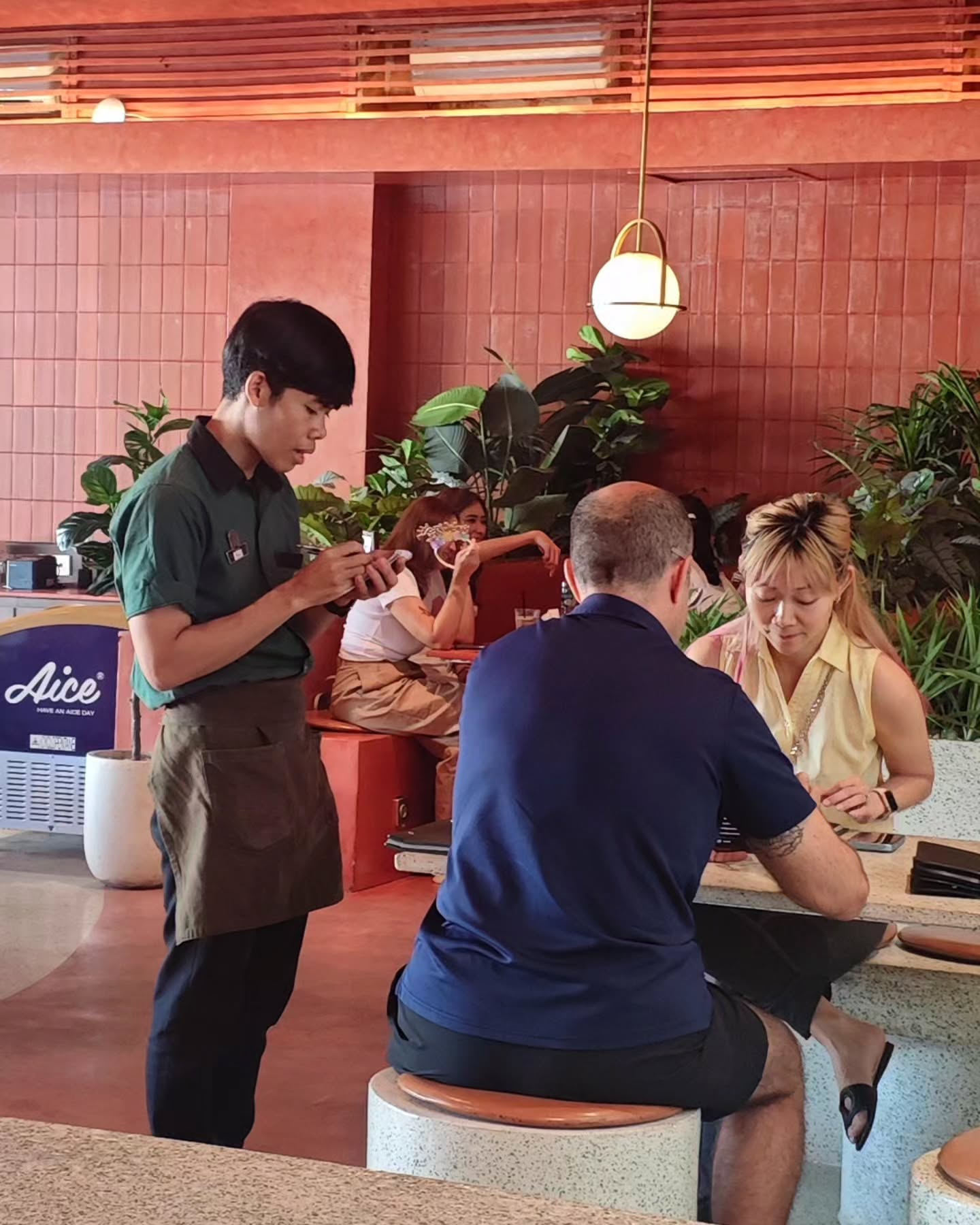 为这抹赤陶色冲了！Gading Serpong网红店，是天堂还是雷区？ 5