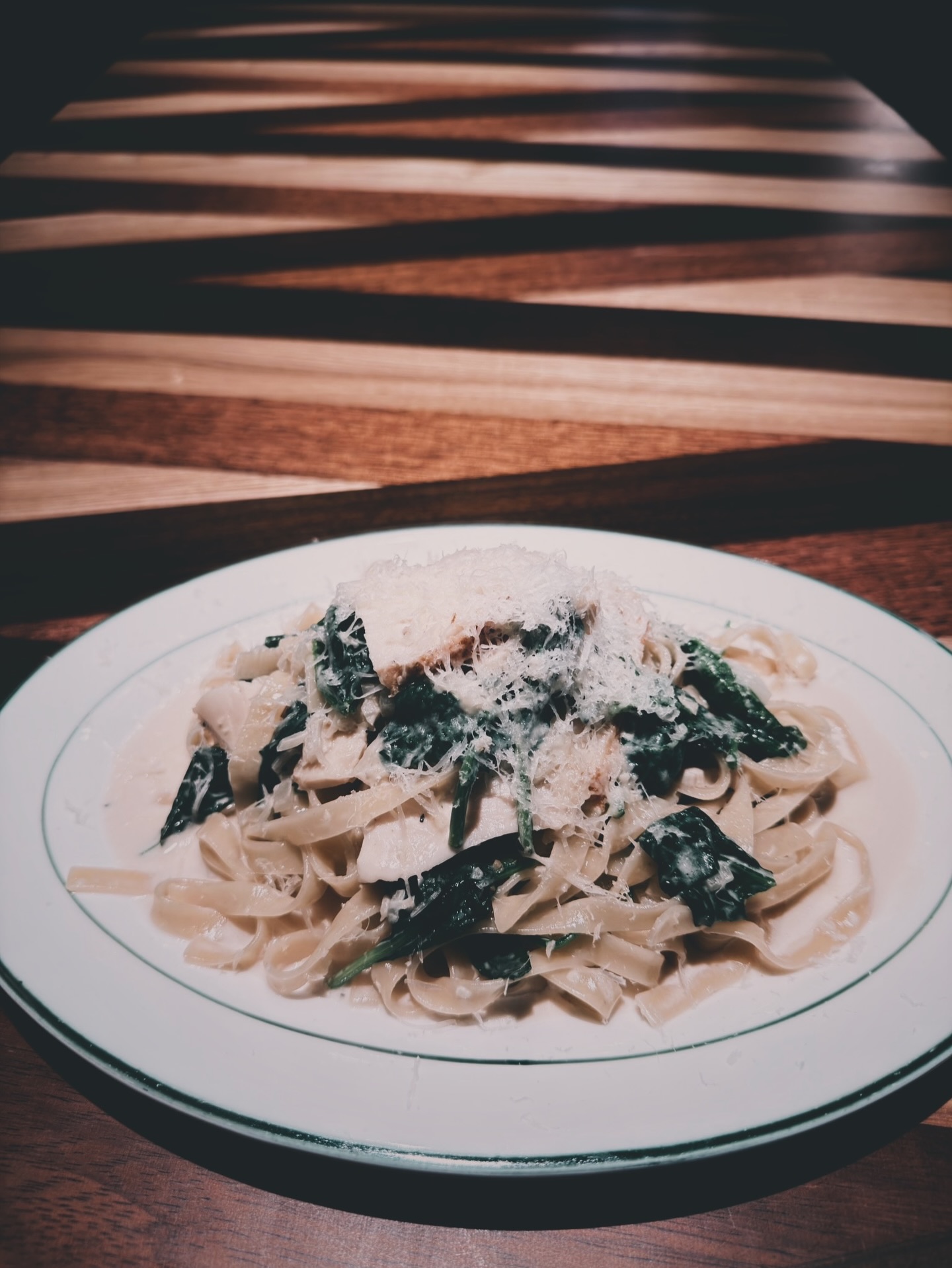 Bali Airport's 4.9-star legendary shop: Lifesaver or massive tourist trap? 4