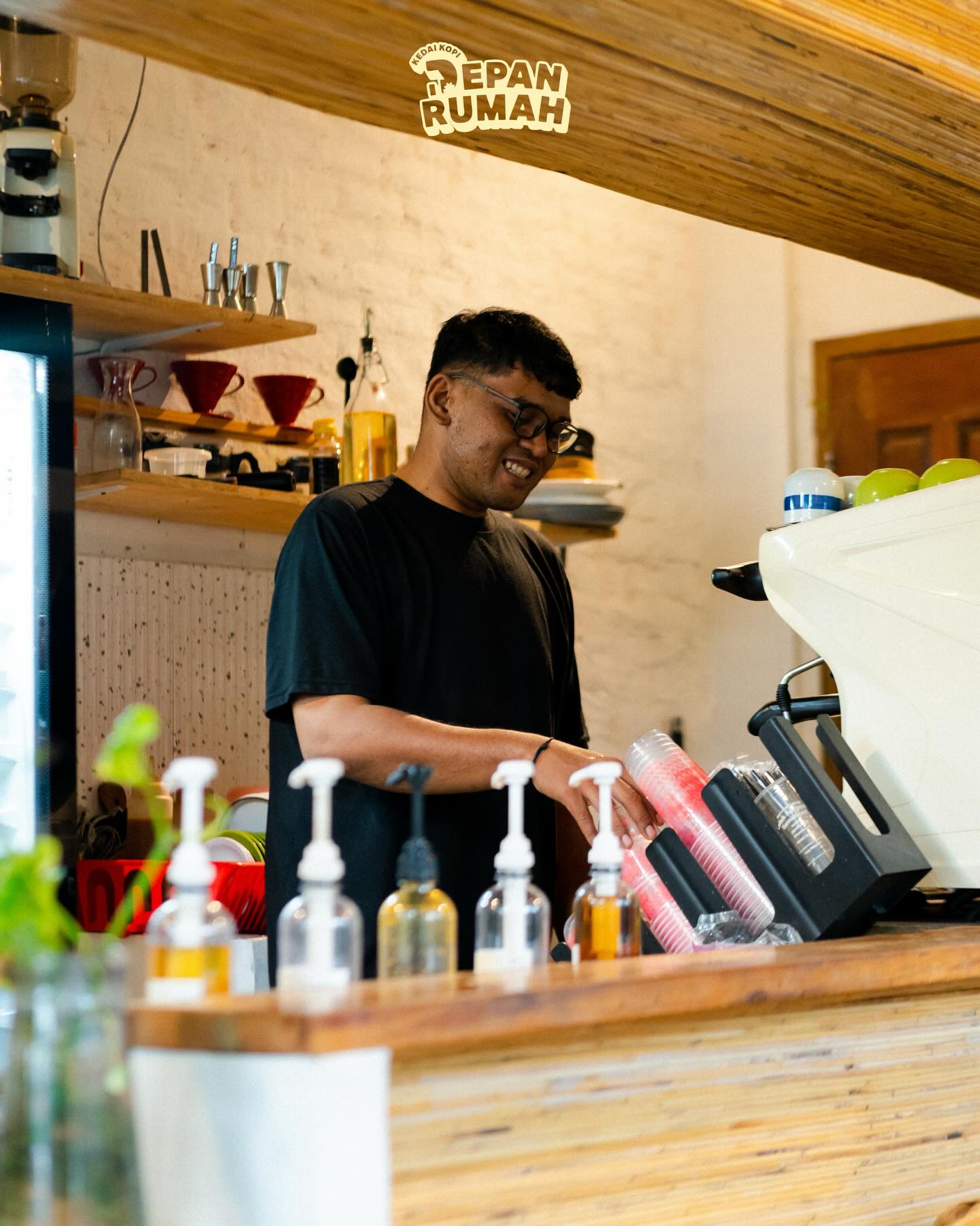 I declare, the best Nongkrong spot in Pekanbaru is hidden in someone's backyard 5