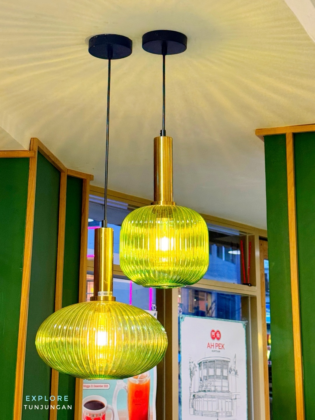 Google 4.8星 vs 食物里吃出订书钉，泗水这家网红店我该怎么说？ 5