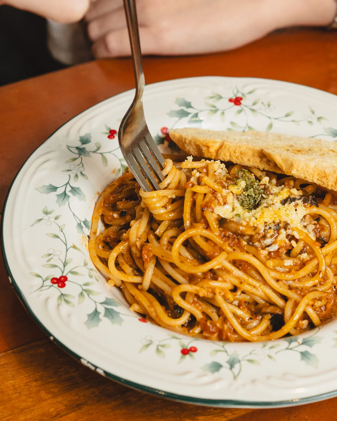 Makanannya Mantap, tapi kok kopinya suhu ruangan? Zisel worth it nggak sih? 6