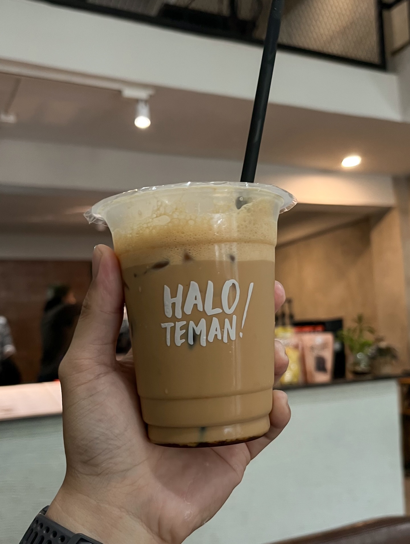 一楼烟火气，二楼图书馆，望加锡这家咖啡馆太懂了！ 6