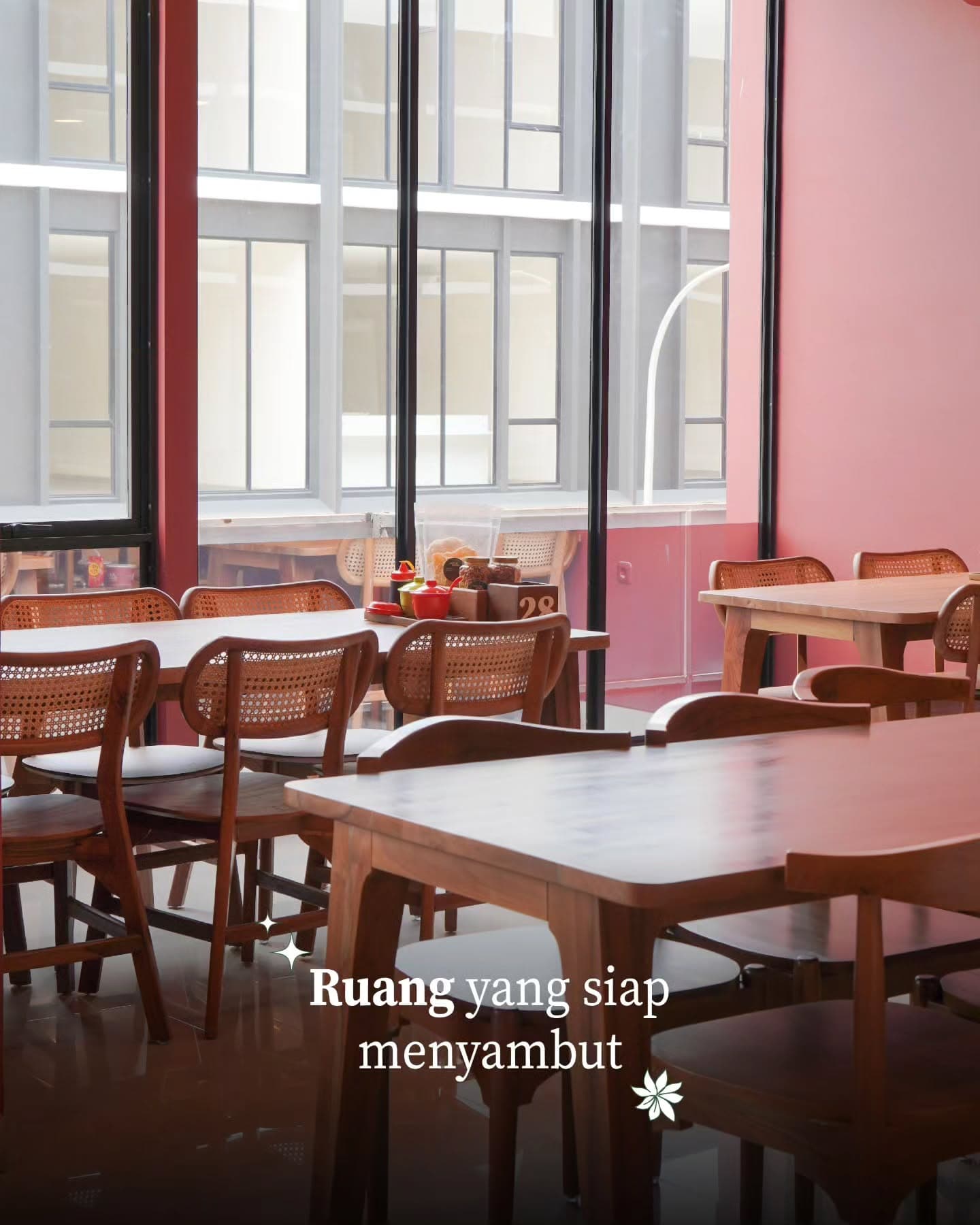 75k per person with unlimited rice & iced tea! How did this West Jakarta duck spot get 4.9 stars on Google? 2