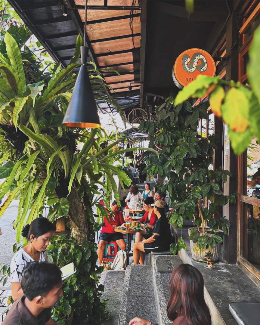 Kafe Ubud 'destinasi wajib', jangan cuma ngopi doang! 3