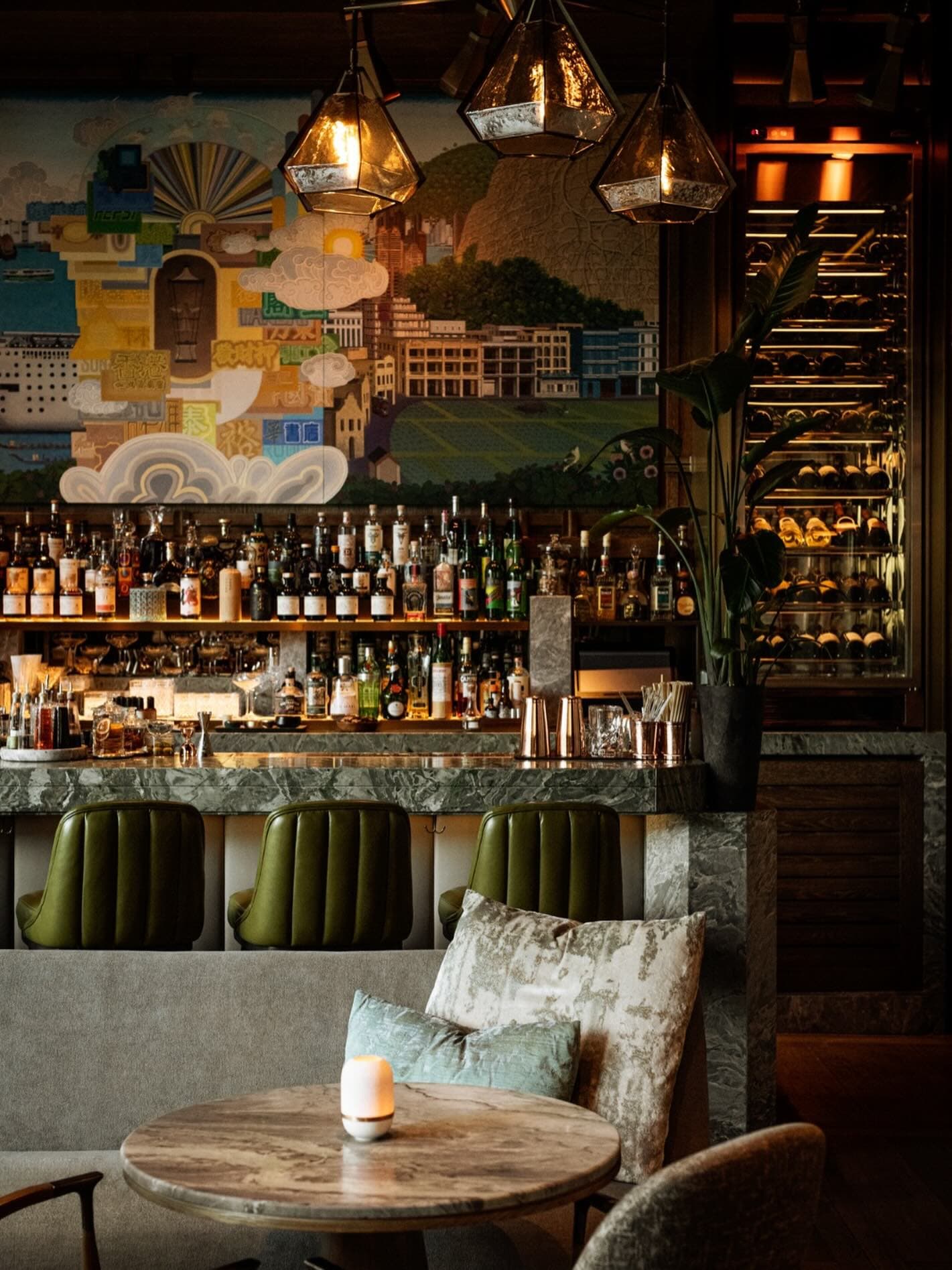 Nongkrong di St. Regis Bar Jakarta: Setengahnya Anjay Mantap, Setengahnya Lagi Bikin Ngomel. 5