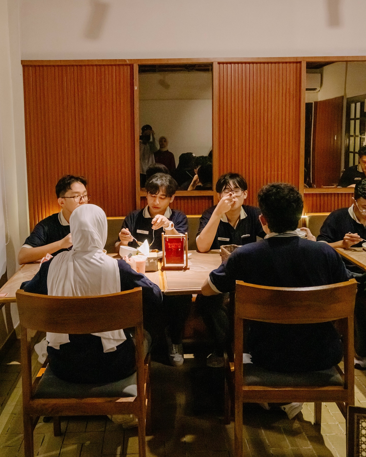 Anjay, nemu 'ruang tamu Eropa' di Palembang, tapi buat para Digital Nomad… jangan harap bisa chill di sini 3