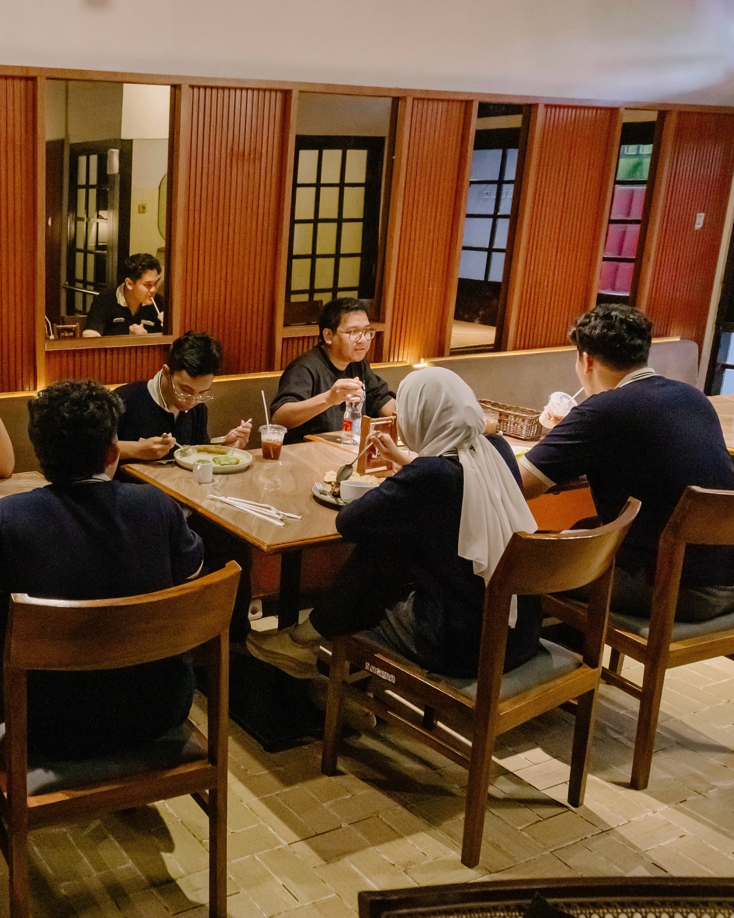 Anjay, nemu 'ruang tamu Eropa' di Palembang, tapi buat para Digital Nomad… jangan harap bisa chill di sini 4