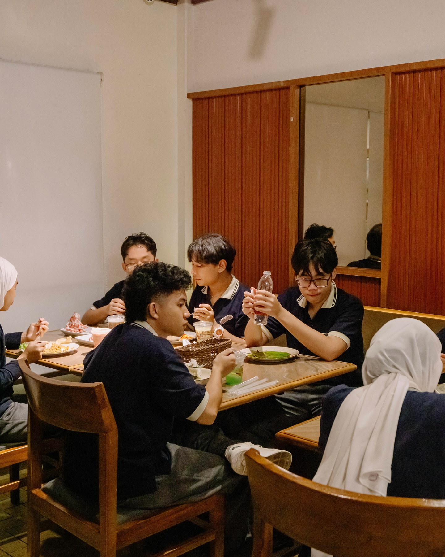 Anjay, nemu 'ruang tamu Eropa' di Palembang, tapi buat para Digital Nomad… jangan harap bisa chill di sini 7