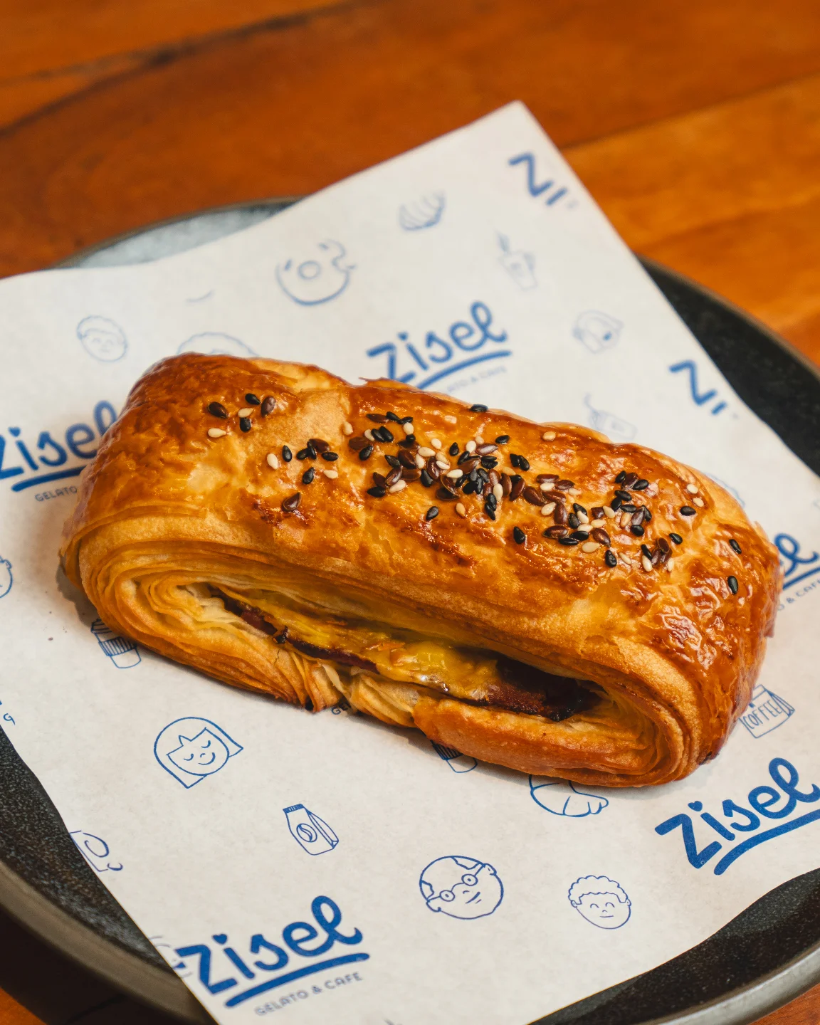 Makanannya Mantap, tapi kok kopinya suhu ruangan? Zisel worth it nggak sih? 5