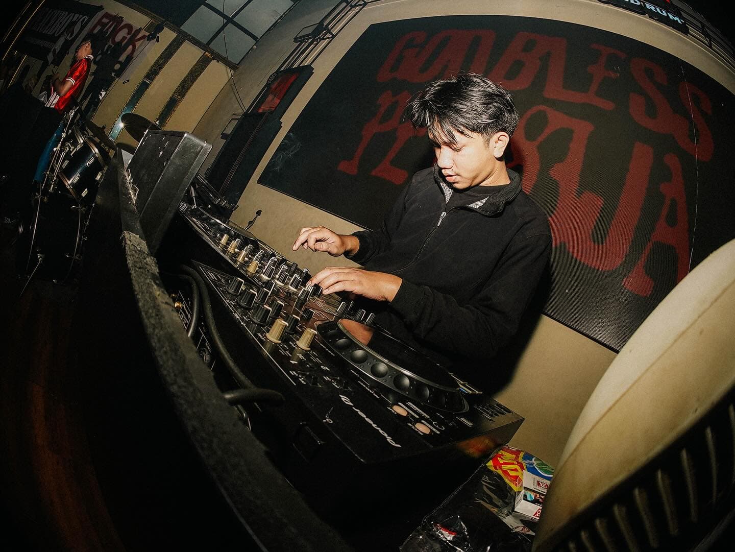 Siapa bilang semua Livehouse itu chill? Anjay, yang di Jakarta ini masalah keamanannya bikin merinding 2