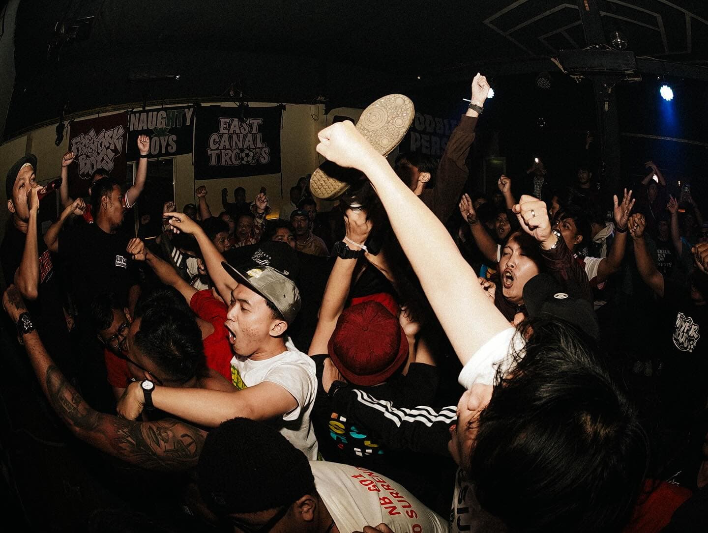 Siapa bilang semua Livehouse itu chill? Anjay, yang di Jakarta ini masalah keamanannya bikin merinding 4