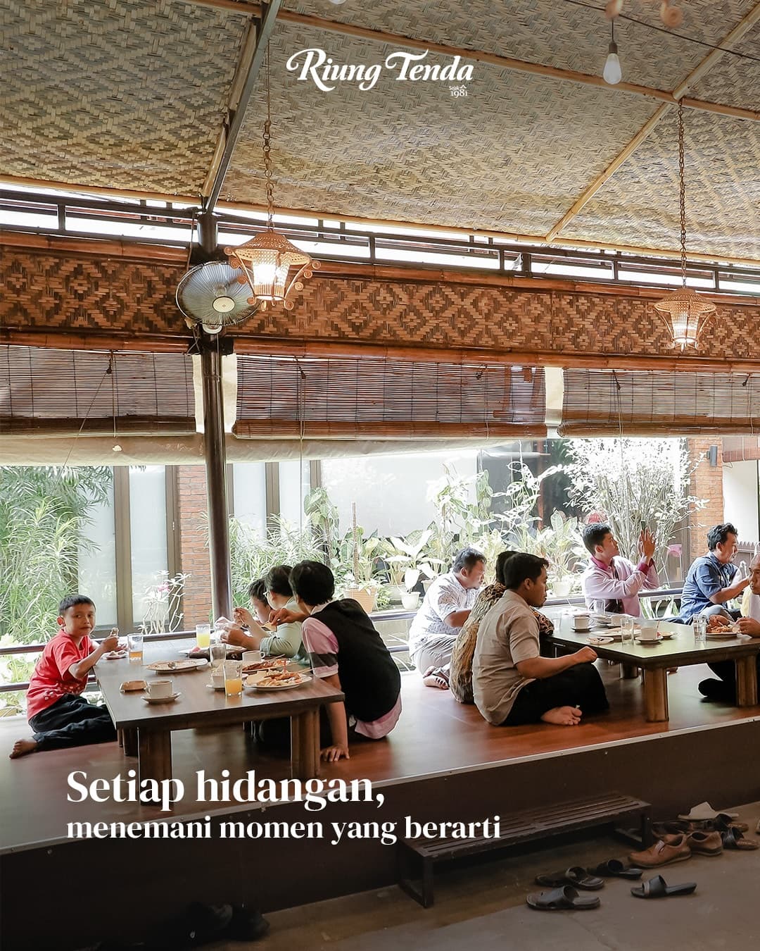 Tim makan keluarga Jakarta, merapat! Gue kupas tuntas plus minusnya resto lokal legendaris 40 tahun ini. 3